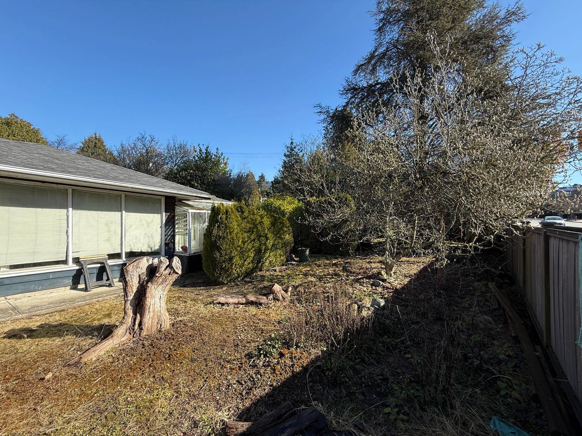 Listing image of 1116 RIDGEWOOD DRIVE