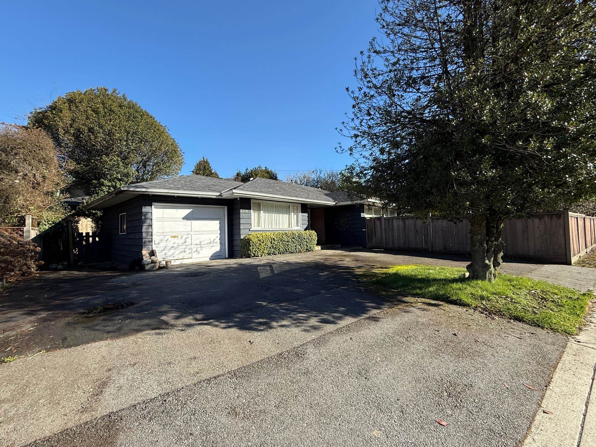 Listing image of 1116 RIDGEWOOD DRIVE