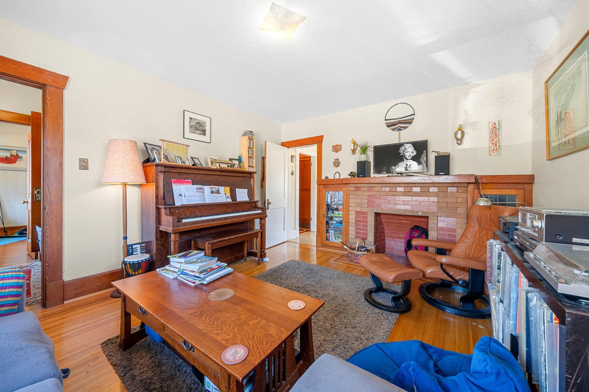 Listing image of 2110 FERNDALE STREET