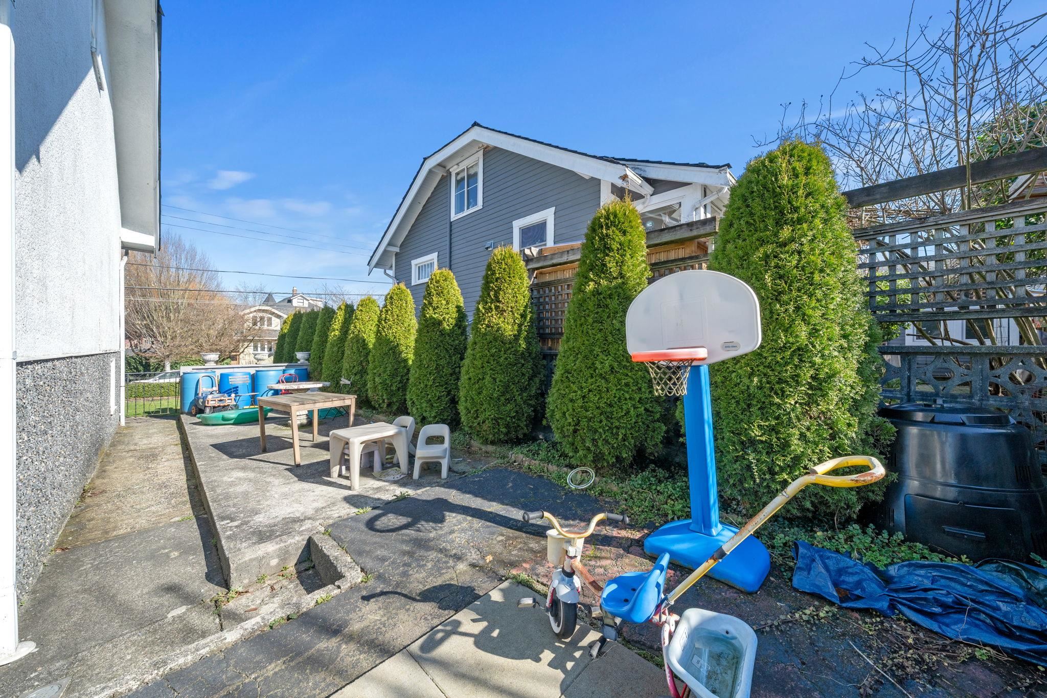 Listing image of 2110 FERNDALE STREET