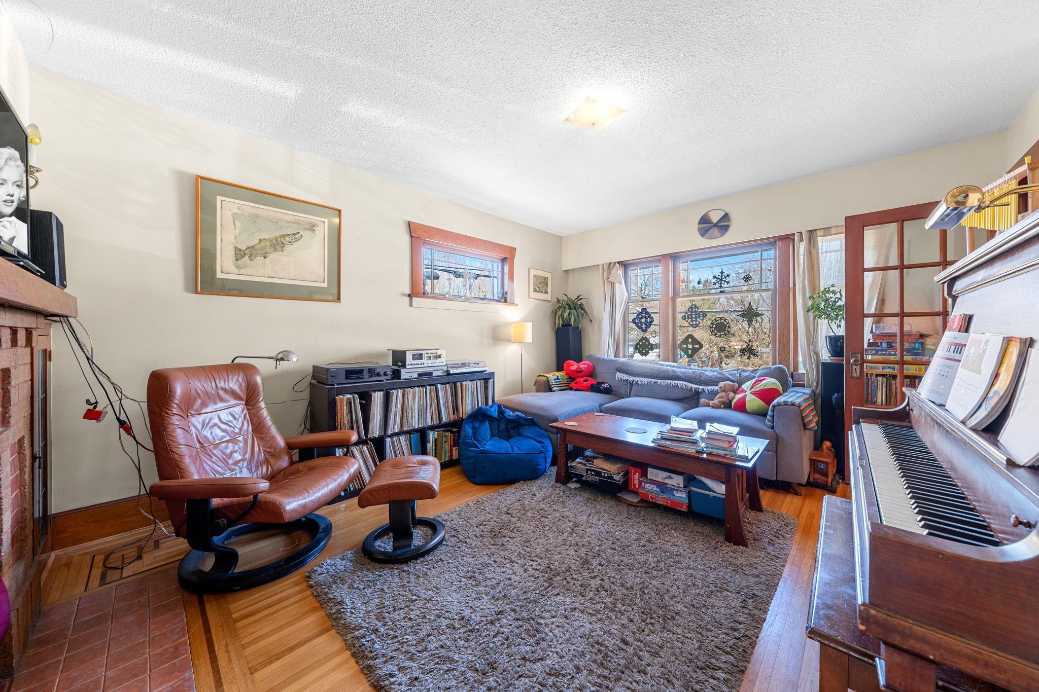 Listing image of 2110 FERNDALE STREET