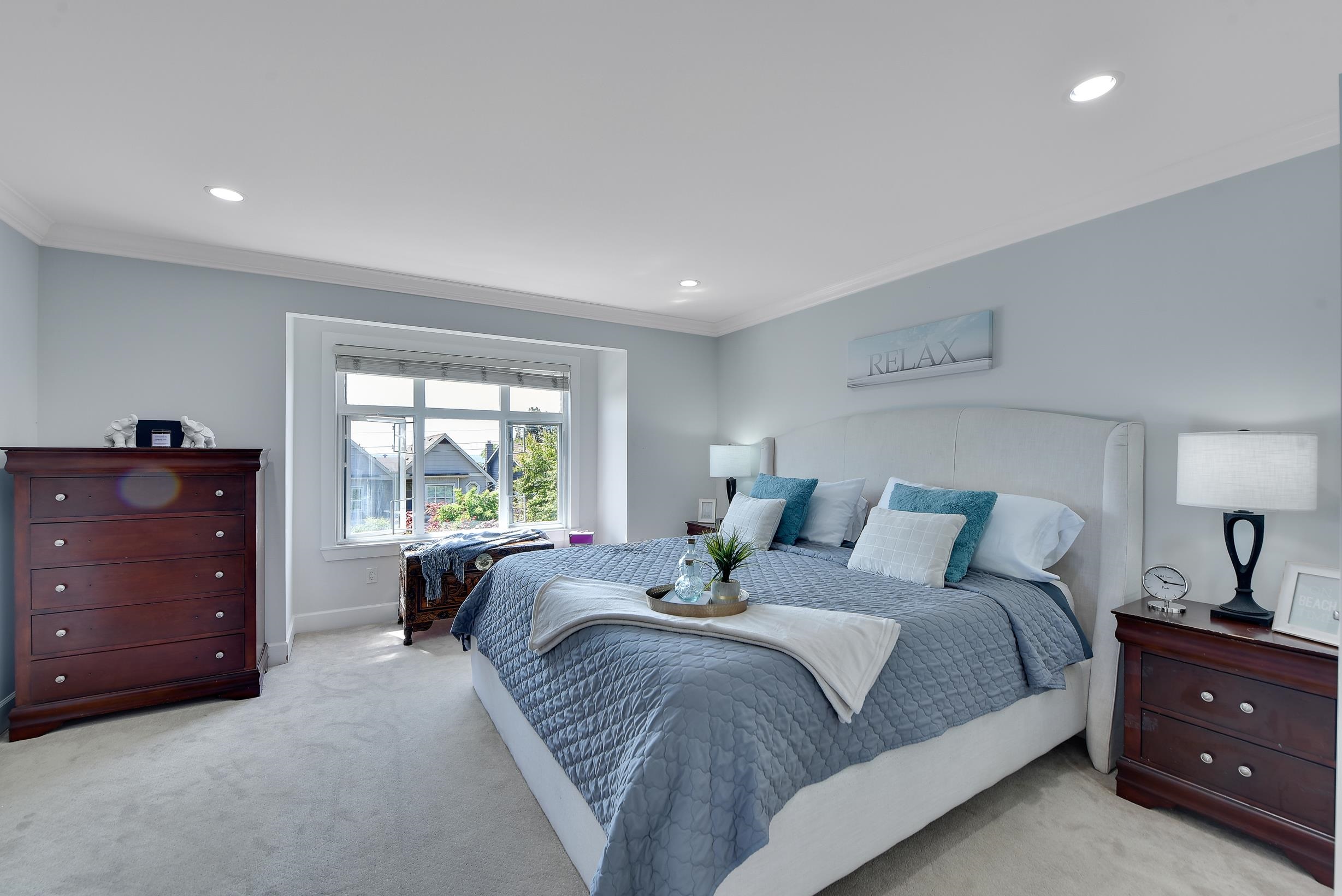 Listing image of 332 E 11TH STREET