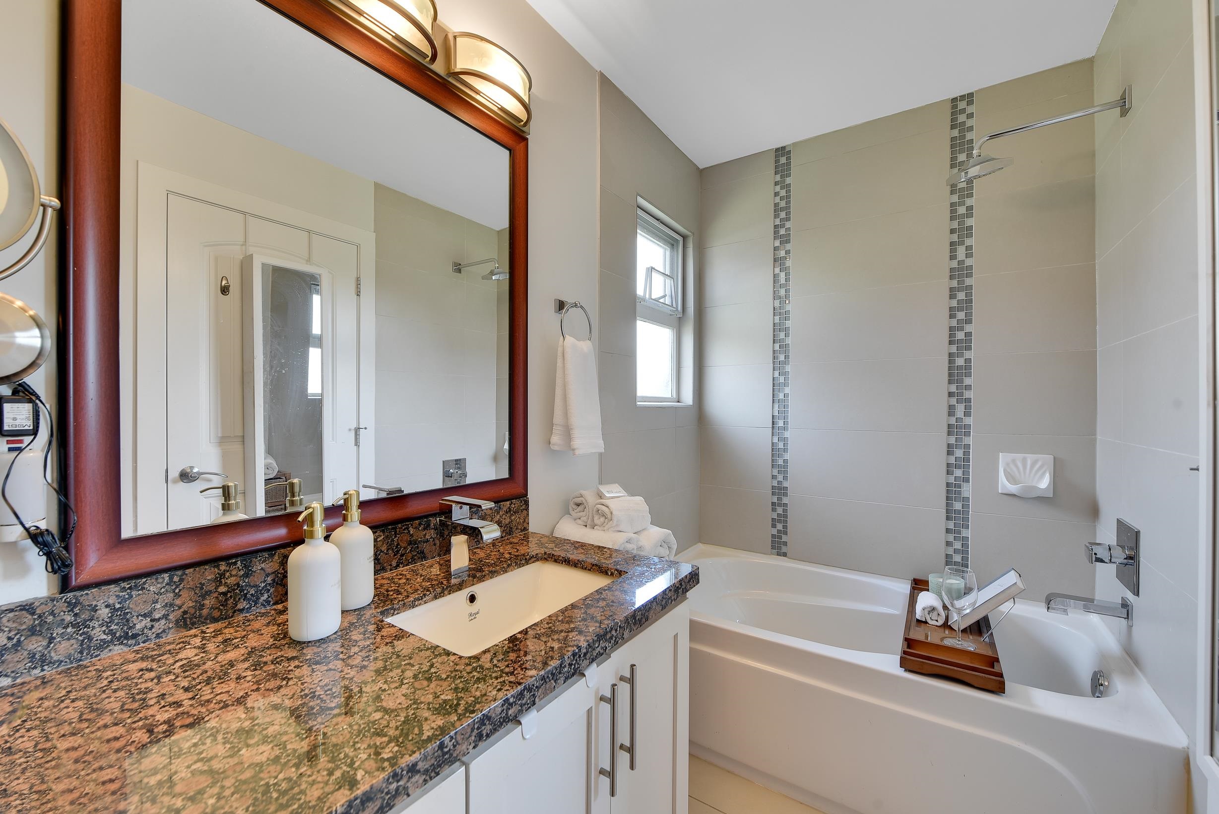 Listing image of 332 E 11TH STREET