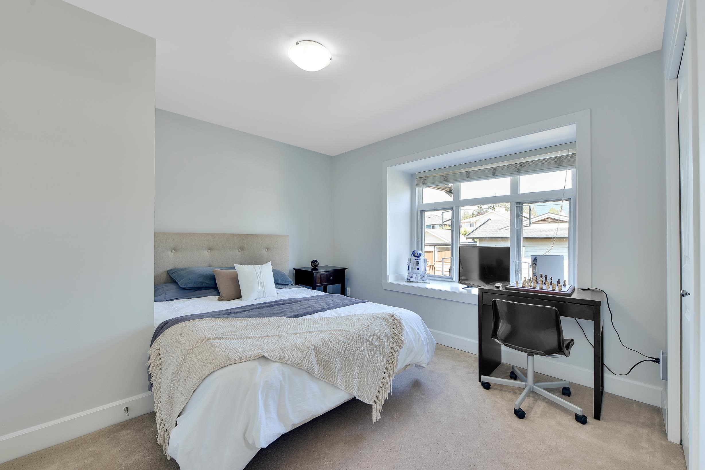 Listing image of 332 E 11TH STREET