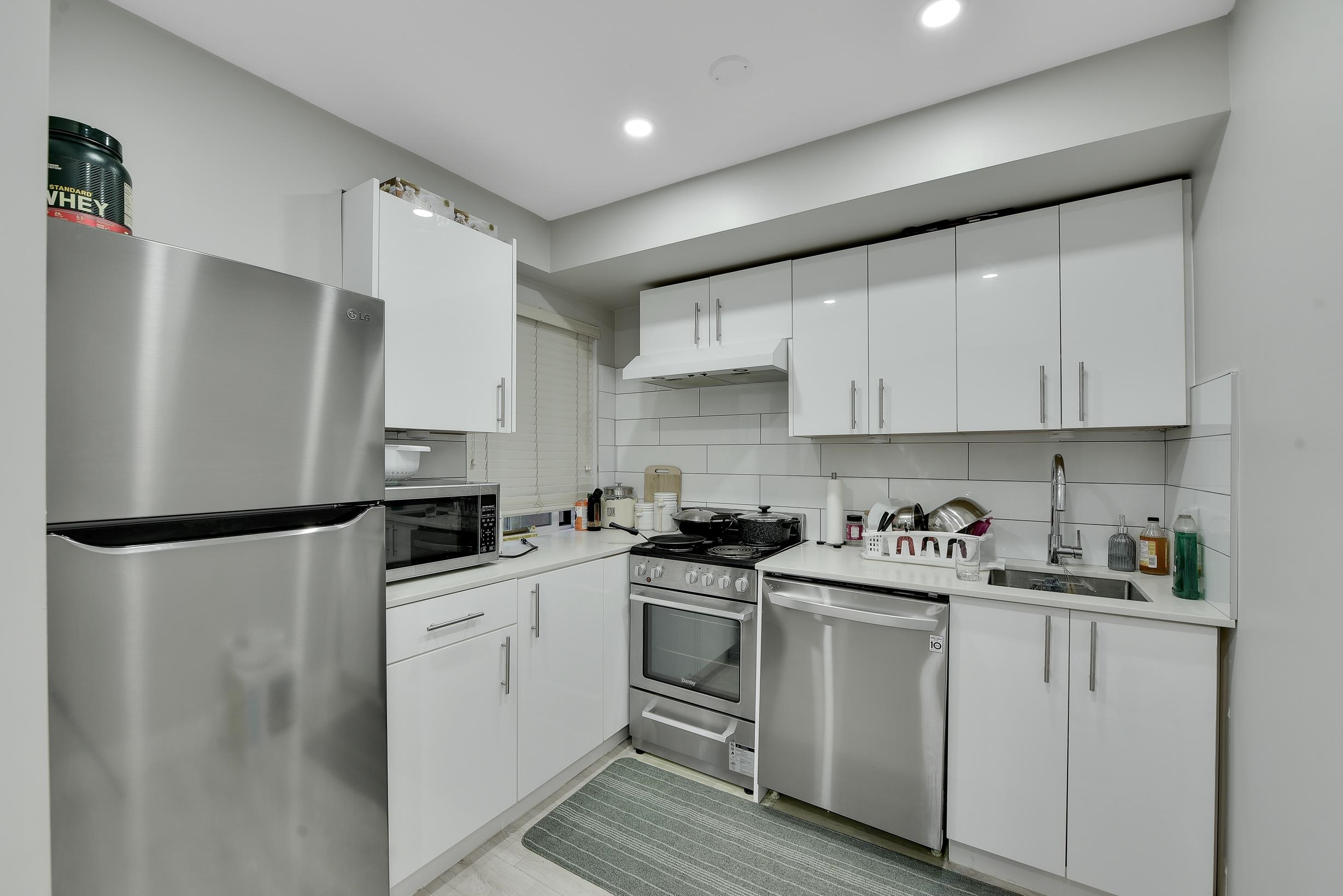 Listing image of 332 E 11TH STREET