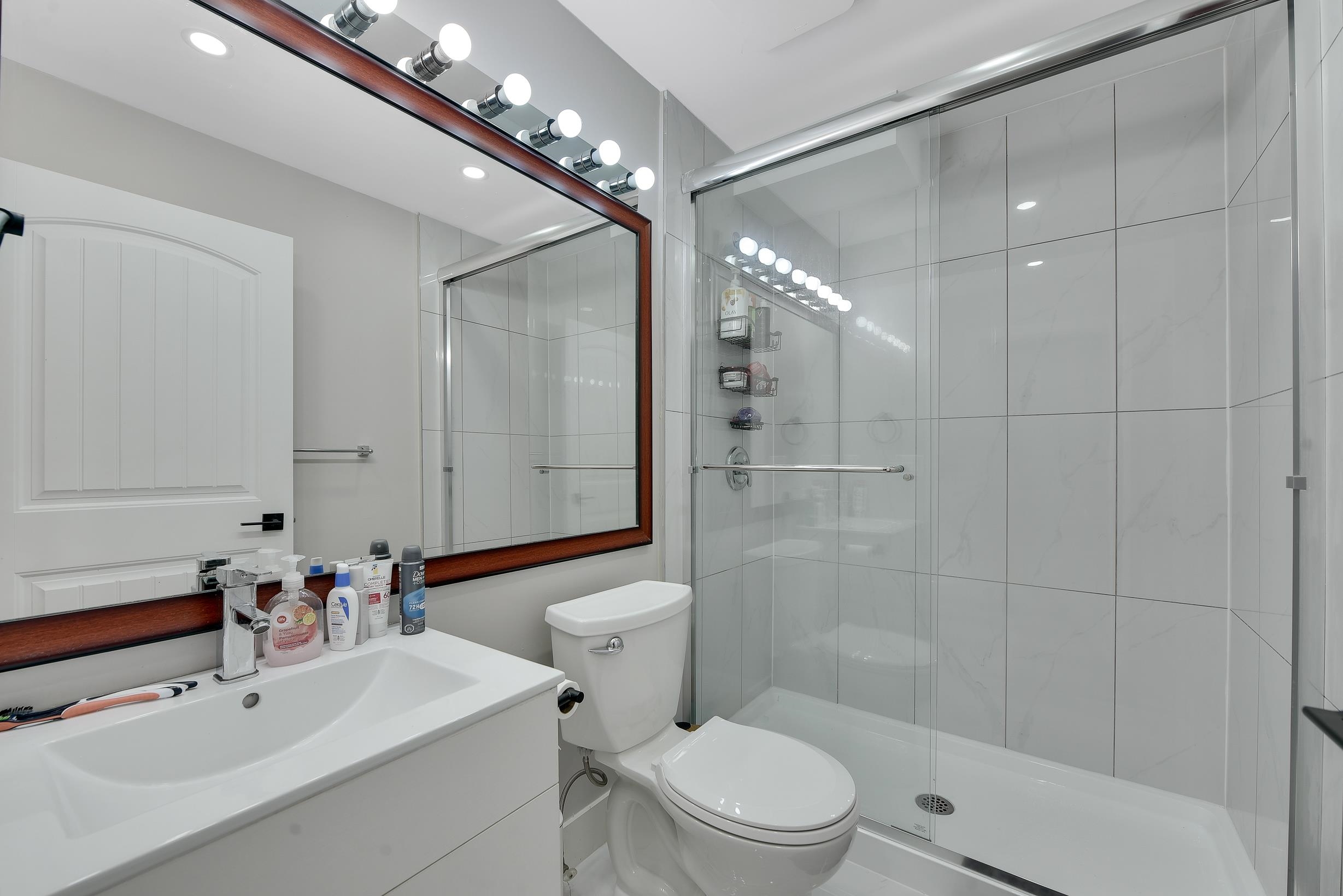 Listing image of 332 E 11TH STREET