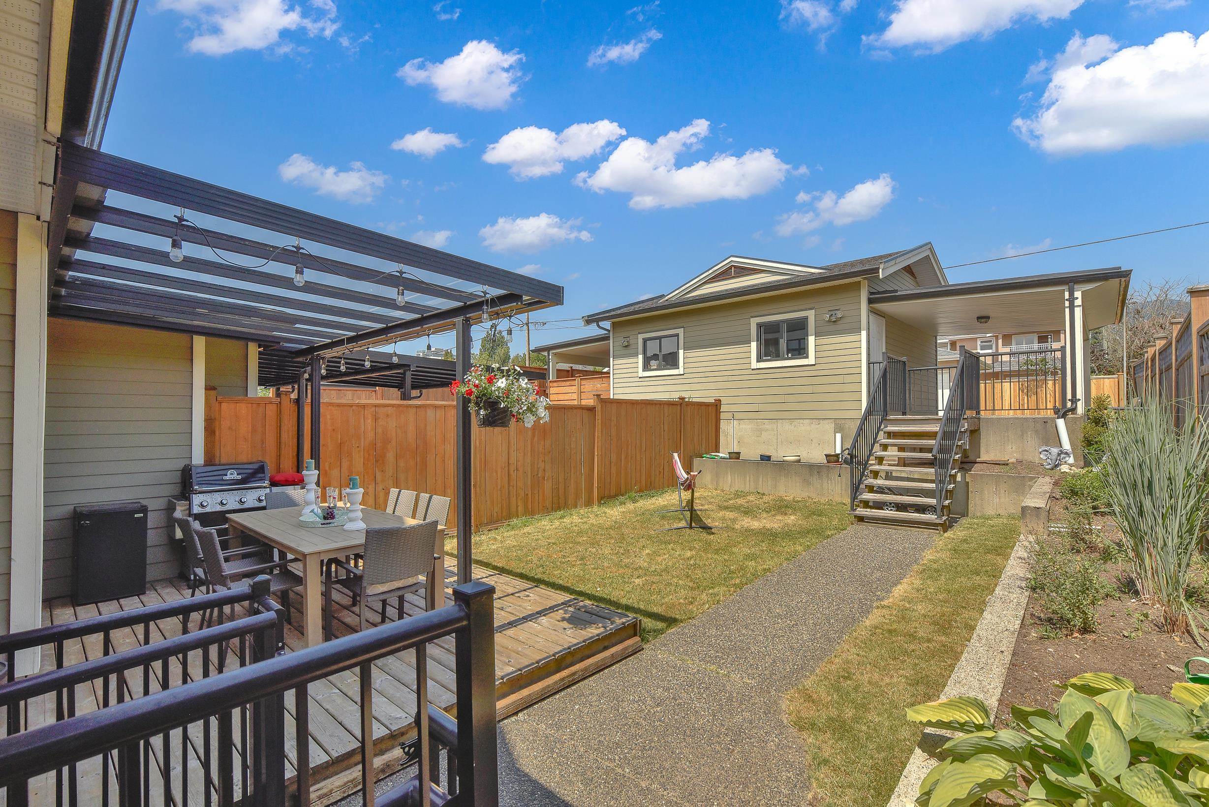 Listing image of 332 E 11TH STREET