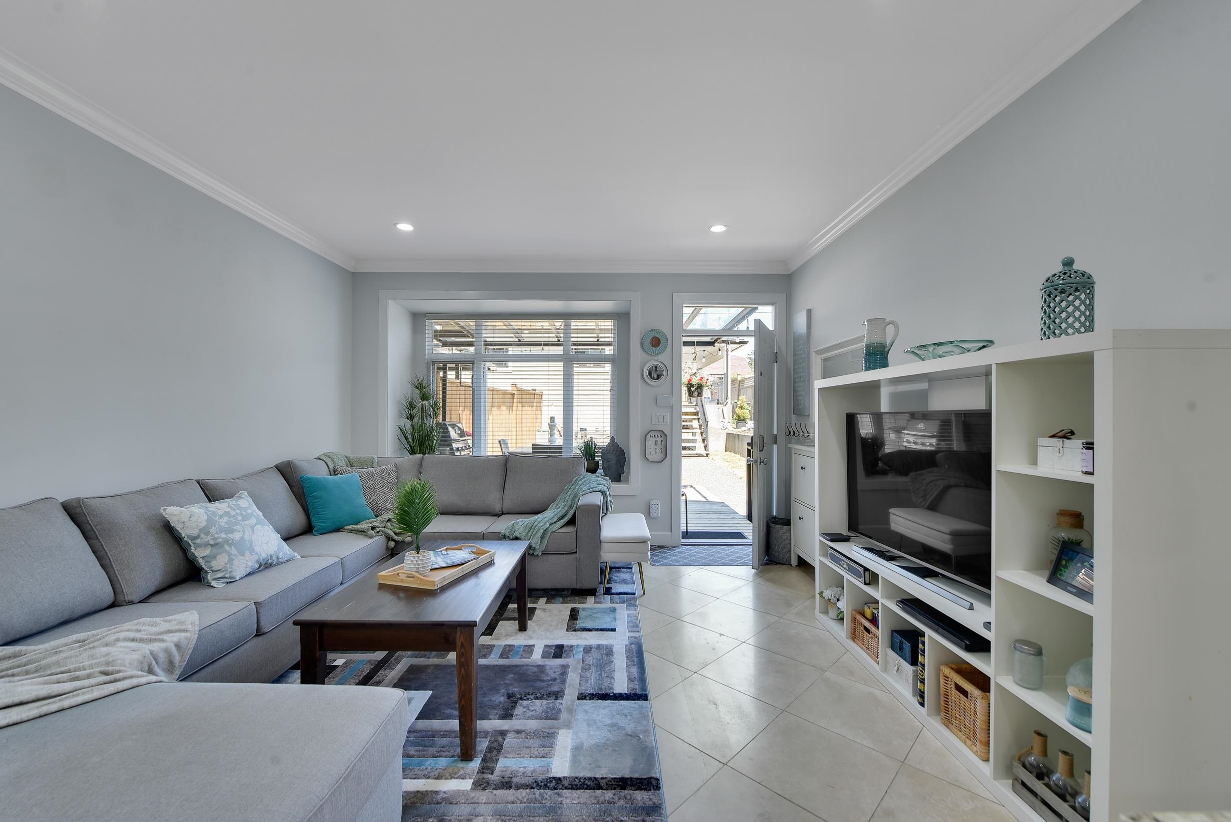 Listing image of 332 E 11TH STREET