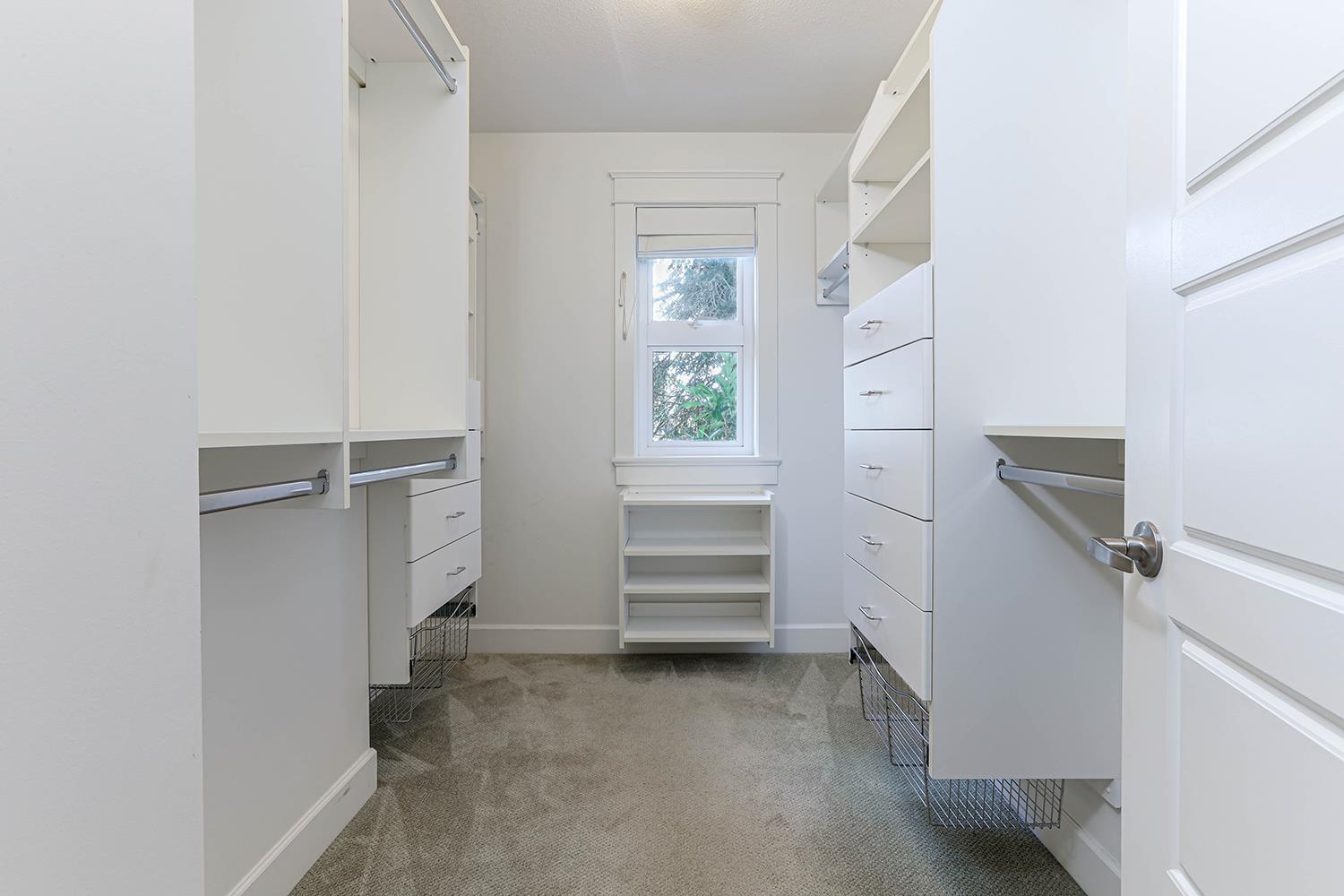 Listing image of 1155 SINCLAIR STREET