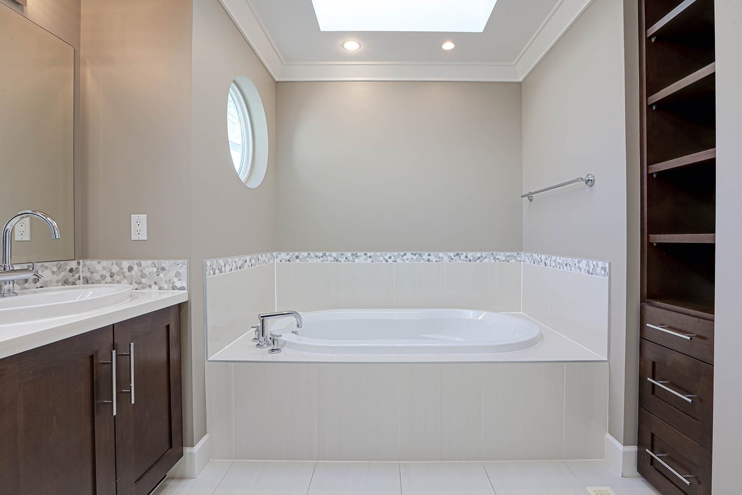 Listing image of 1155 SINCLAIR STREET