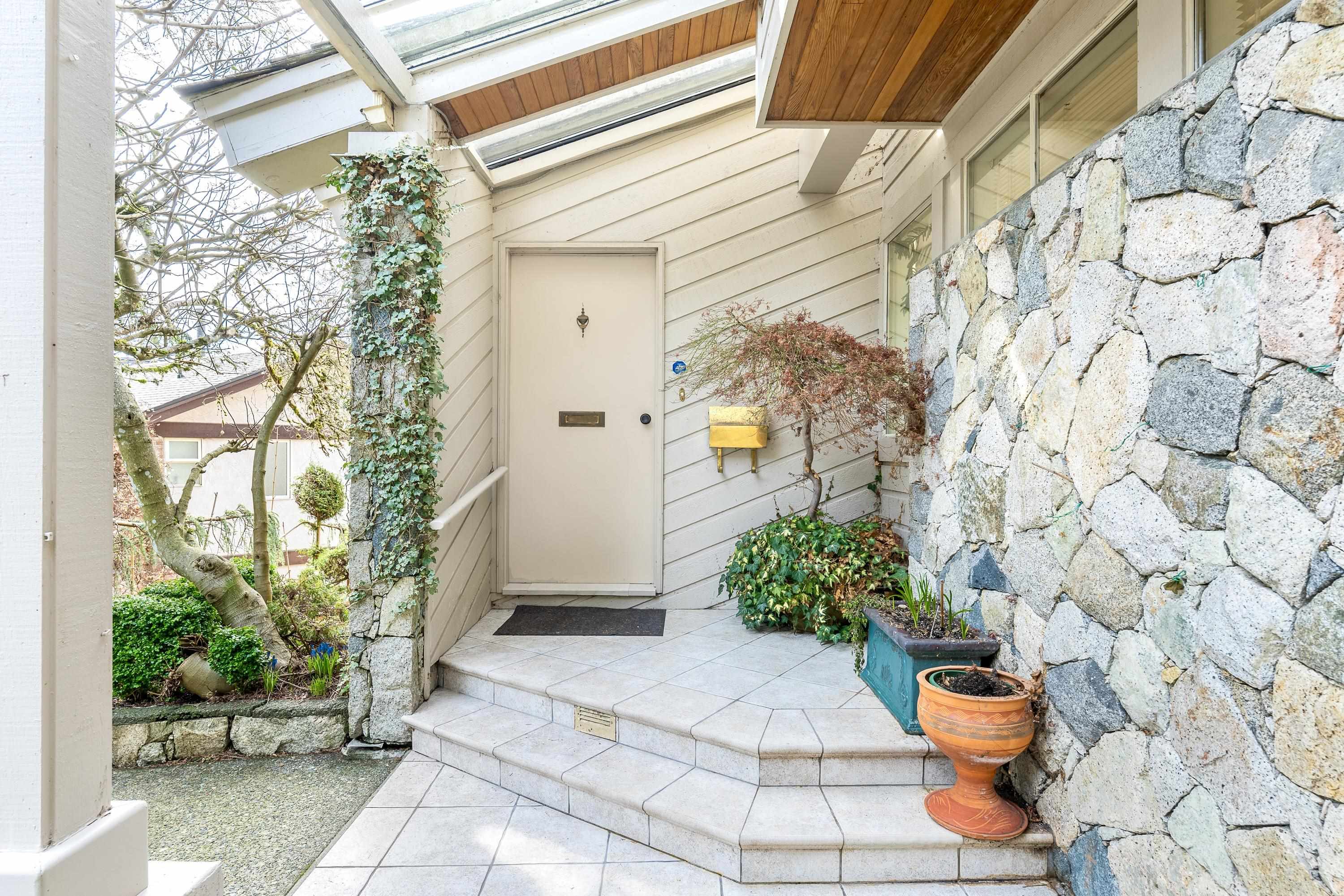 Listing image of 5295 GULF PLACE