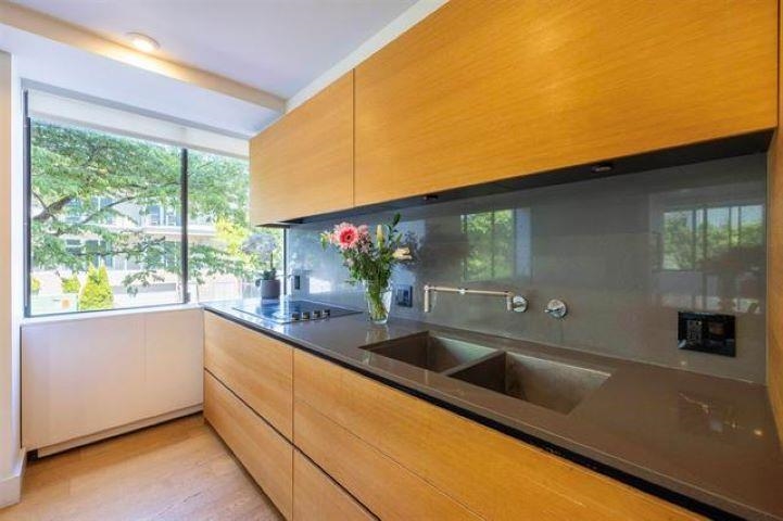 Listing image of 203 2167 BELLEVUE AVENUE
