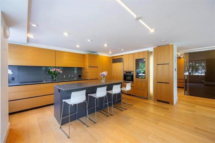Listing image of 203 2167 BELLEVUE AVENUE