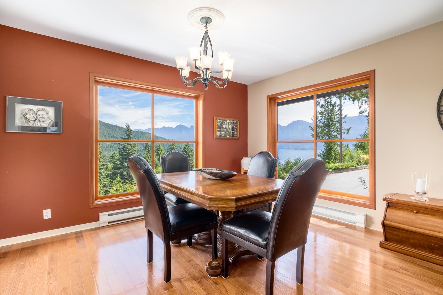 Listing image of 571 ROOCROFT LANE