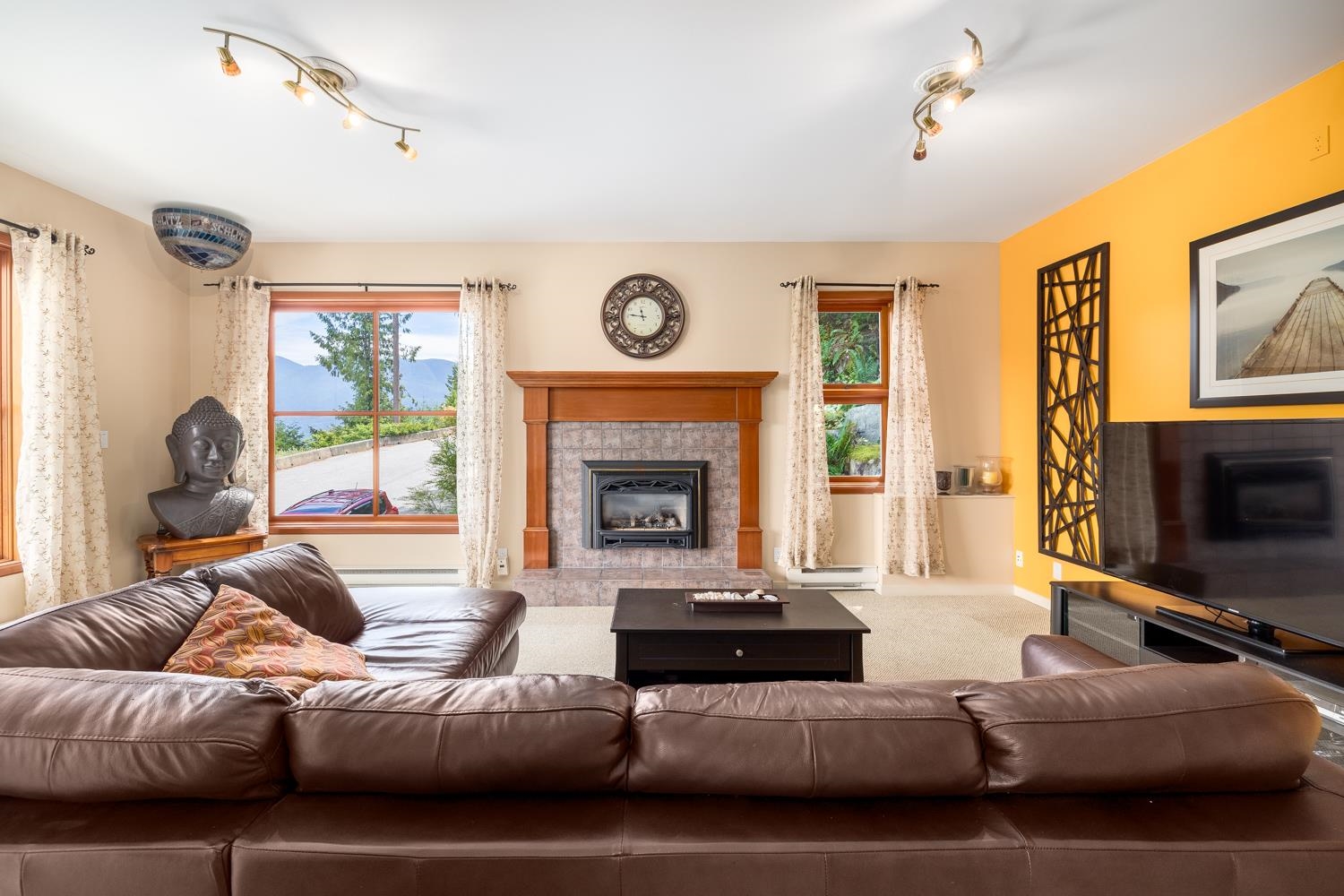 Listing image of 571 ROOCROFT LANE