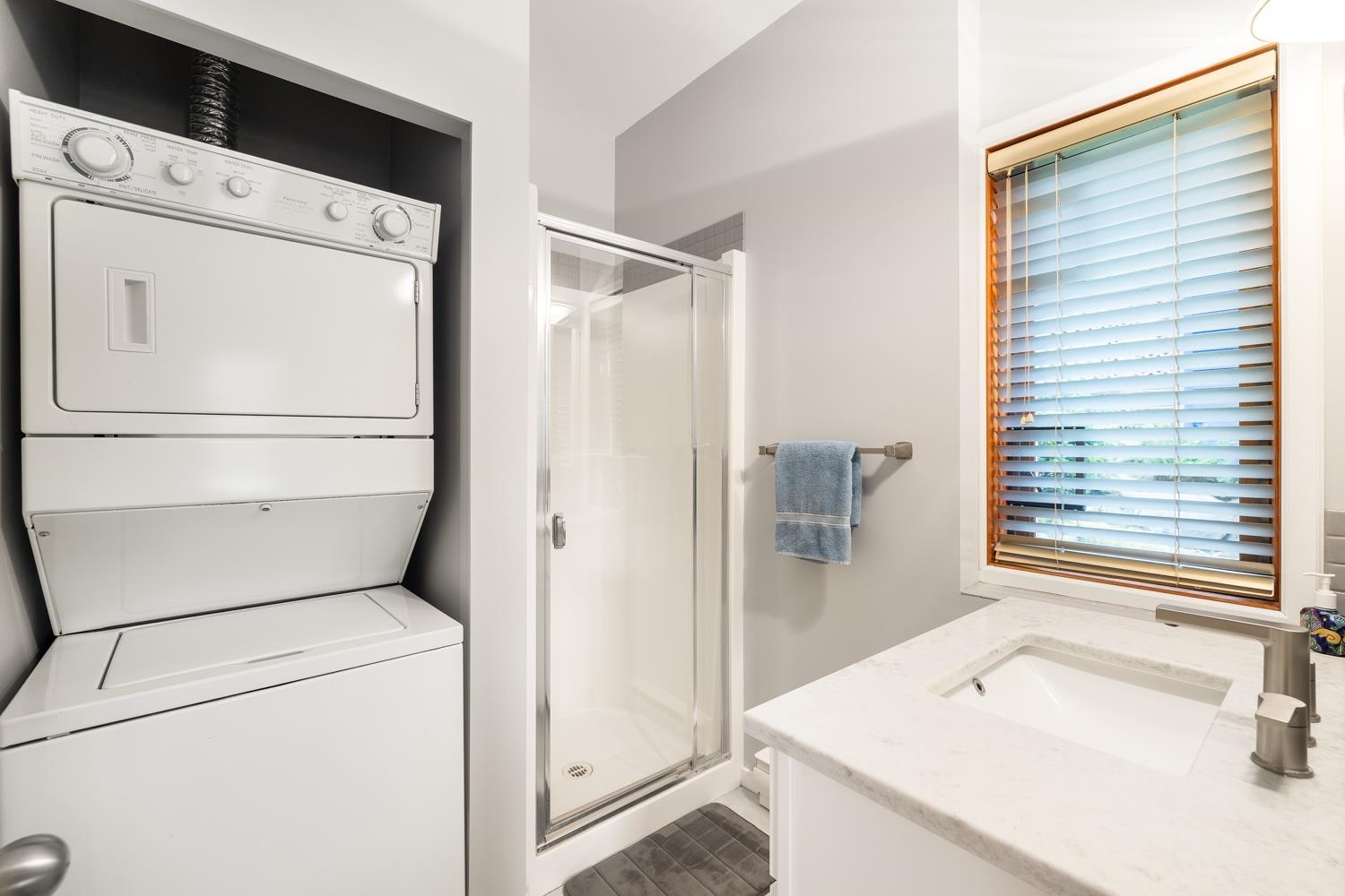 Listing image of 571 ROOCROFT LANE