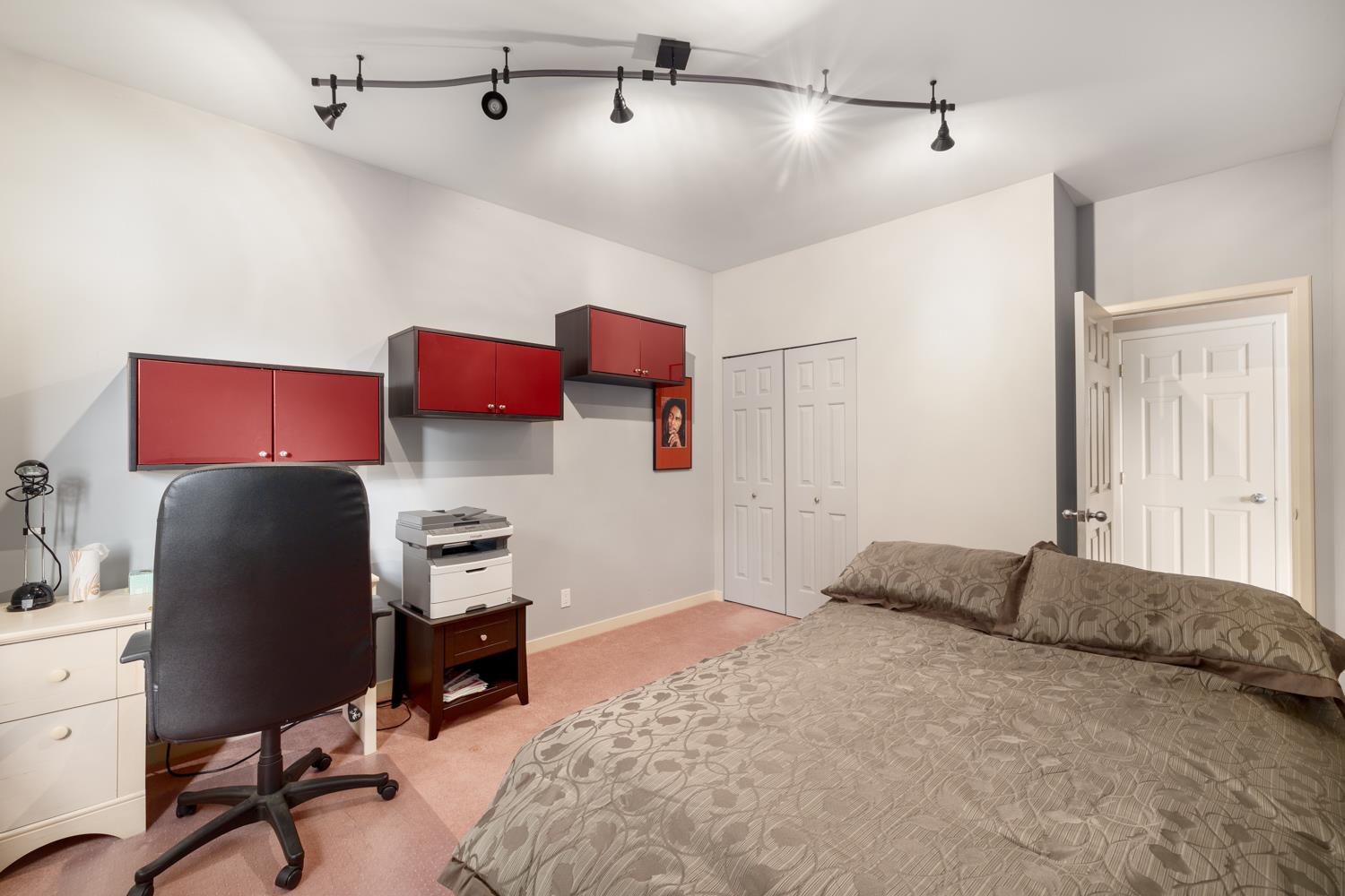 Listing image of 571 ROOCROFT LANE