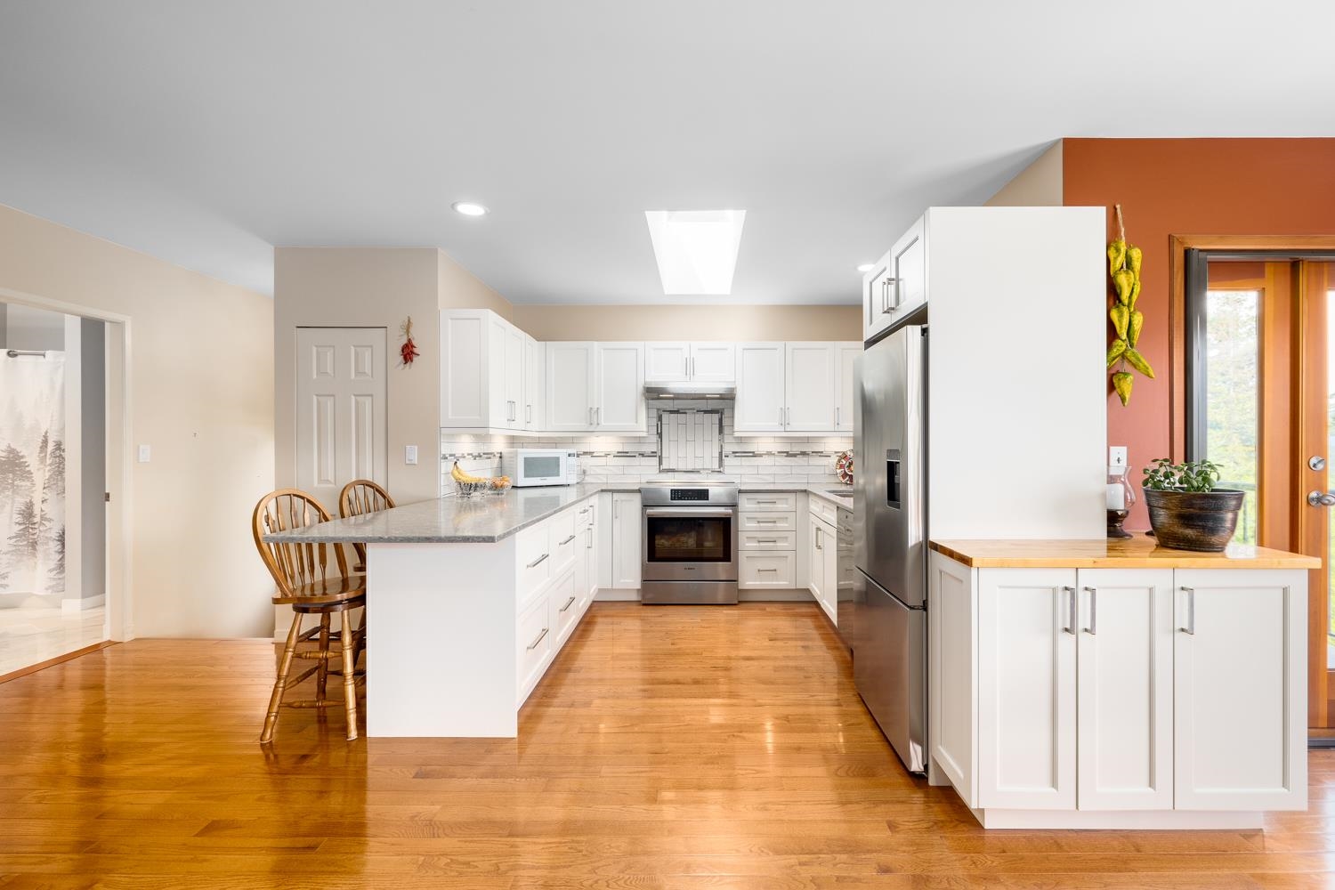 Listing image of 571 ROOCROFT LANE