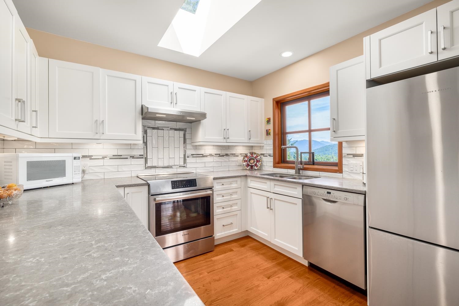 Listing image of 571 ROOCROFT LANE
