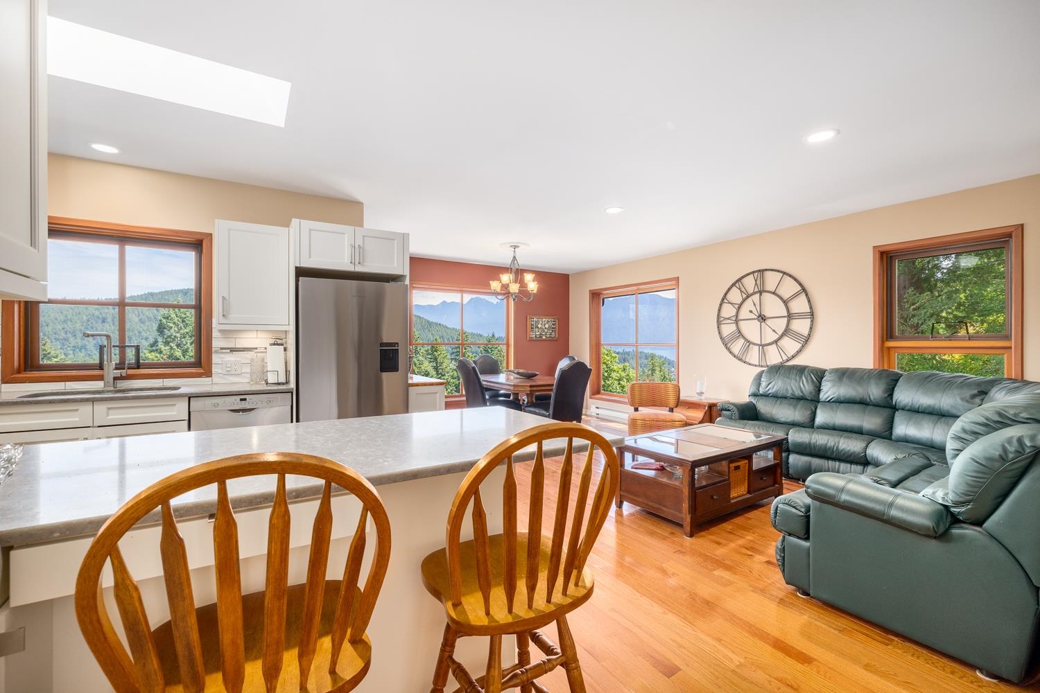 Listing image of 571 ROOCROFT LANE