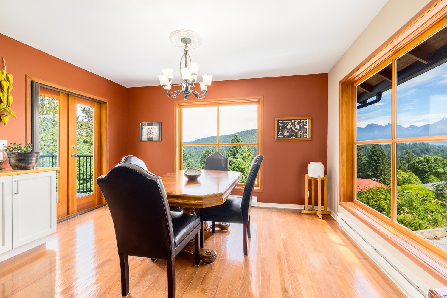 Listing image of 571 ROOCROFT LANE