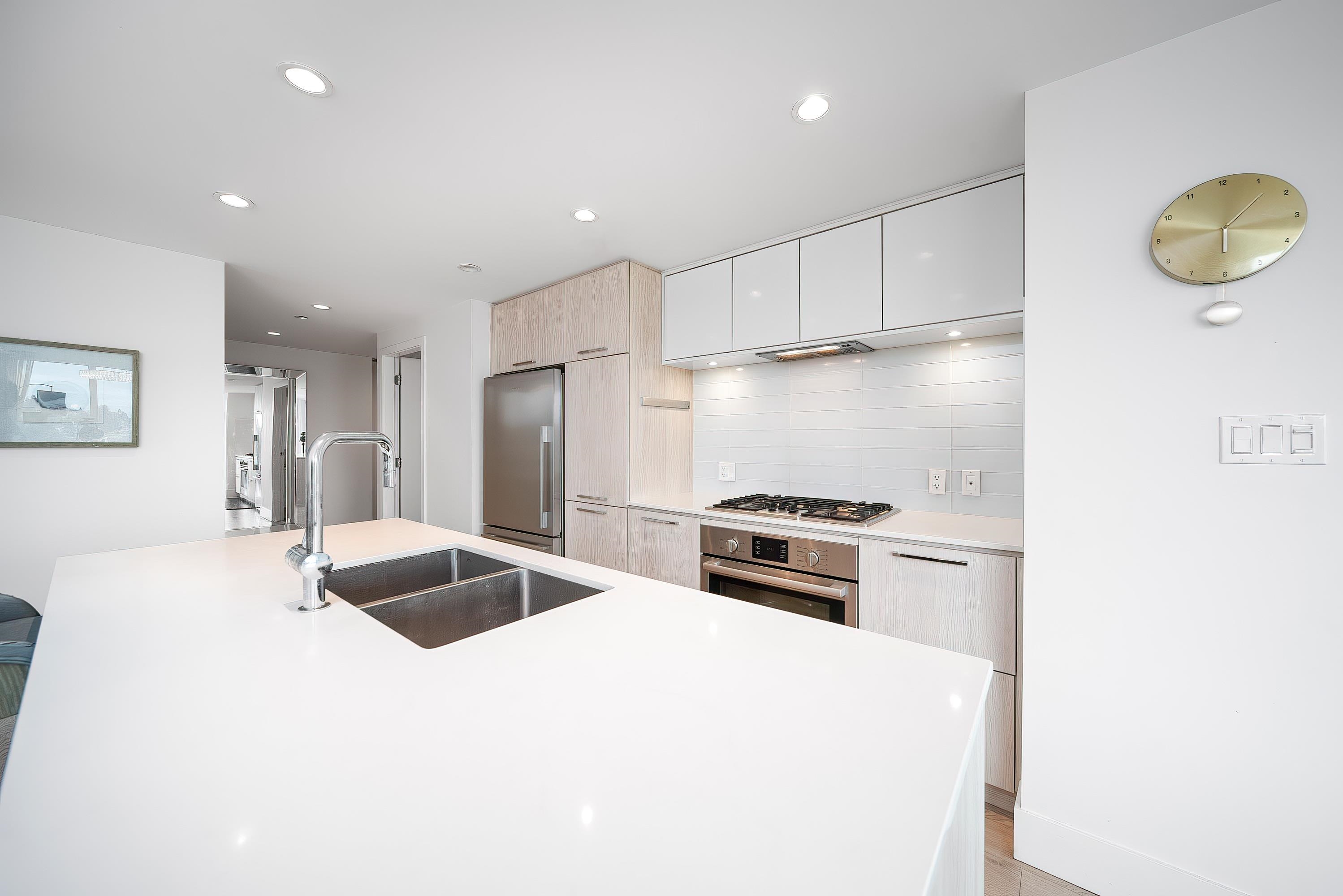 Listing image of 2007 680 SEYLYNN CRES