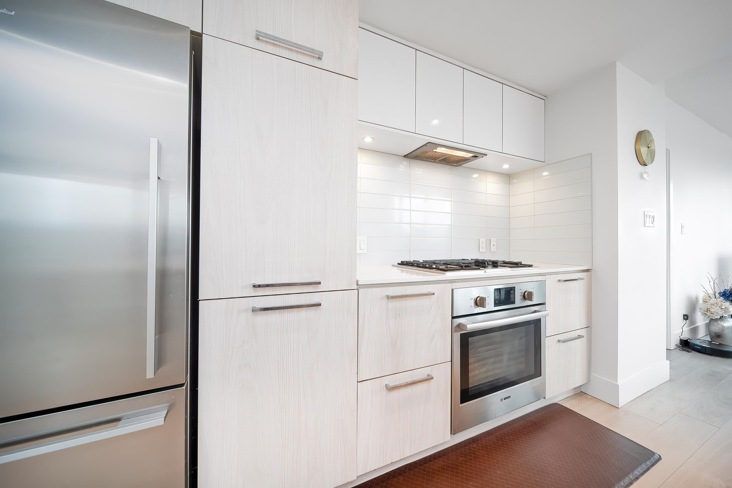 Listing image of 2007 680 SEYLYNN CRES