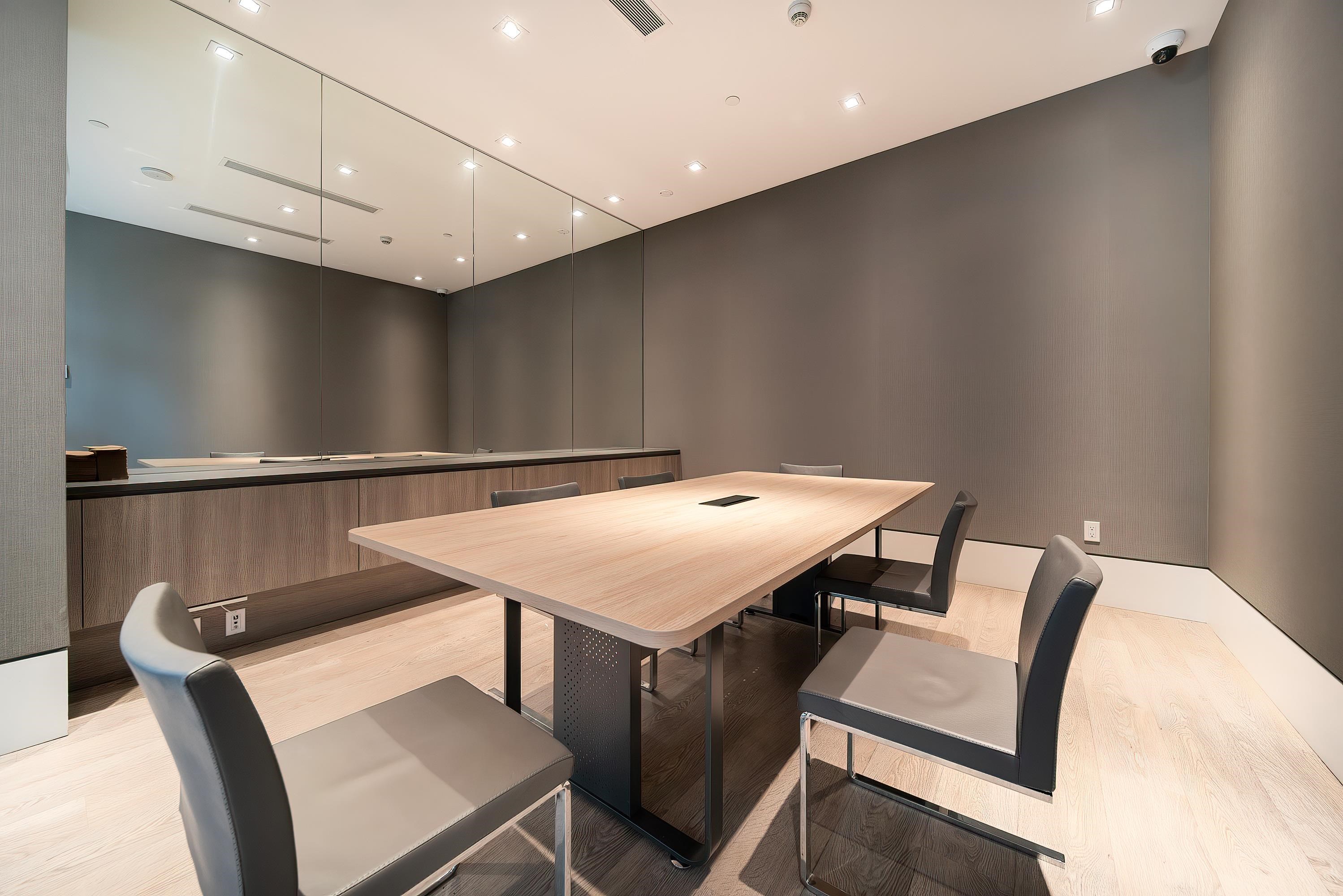 Listing image of 2007 680 SEYLYNN CRES