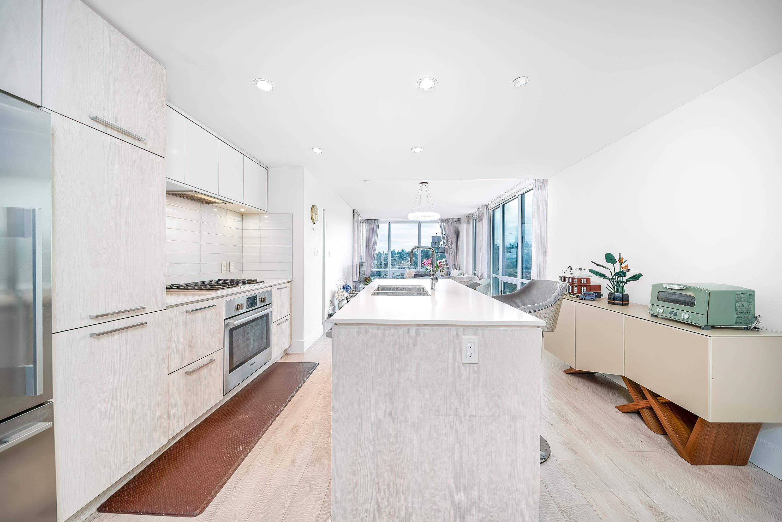 Listing image of 2007 680 SEYLYNN CRES