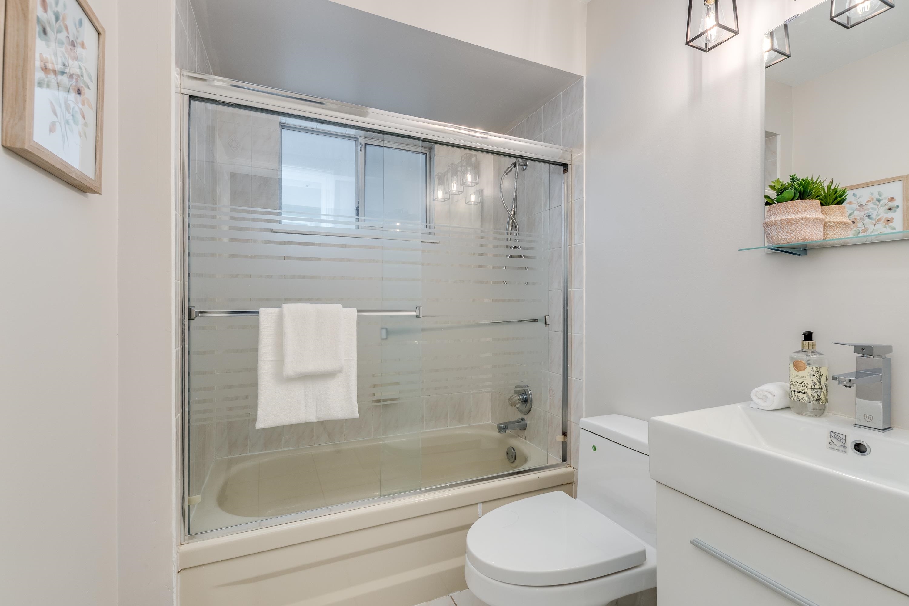 Listing image of 5433 LANARK STREET
