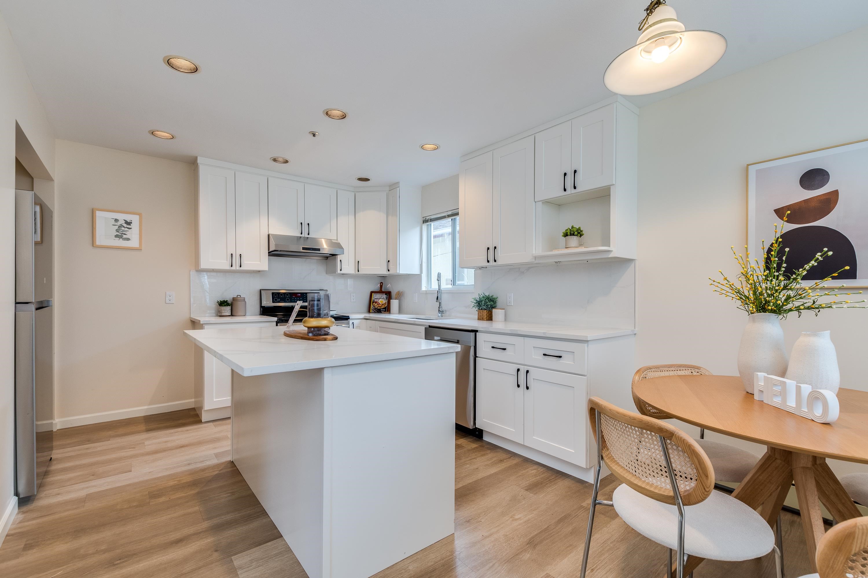 Listing image of 5433 LANARK STREET