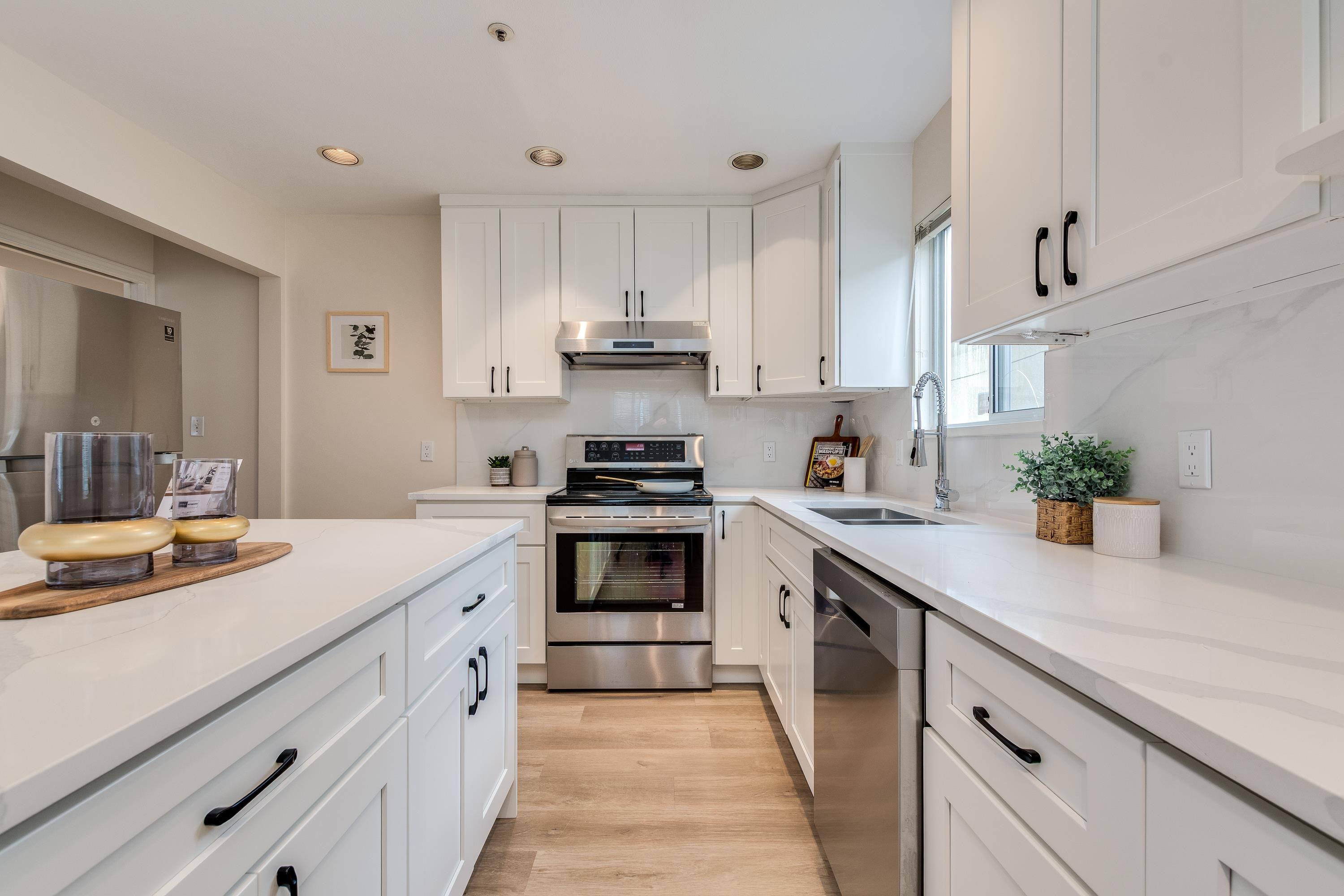 Listing image of 5433 LANARK STREET