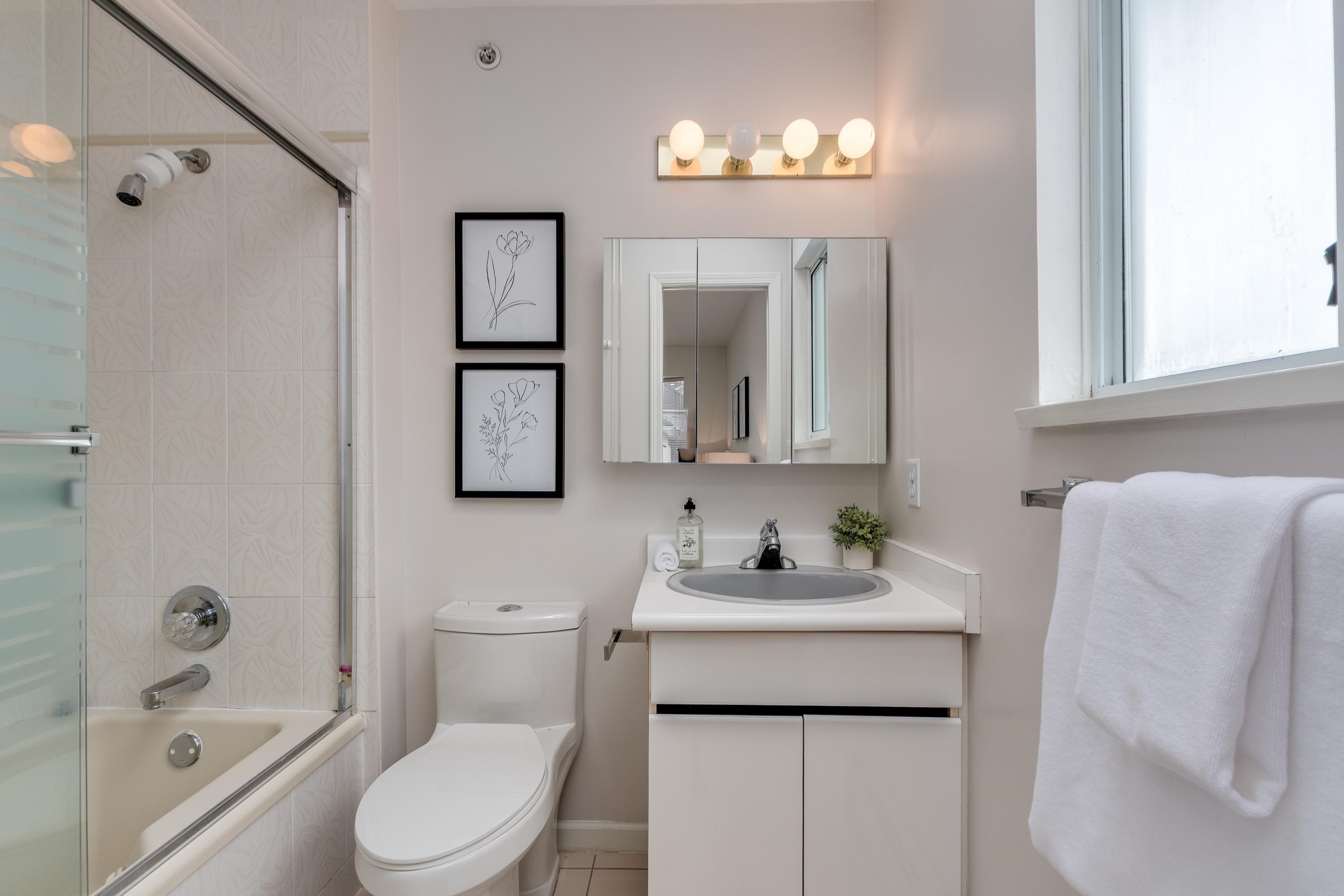 Listing image of 5433 LANARK STREET