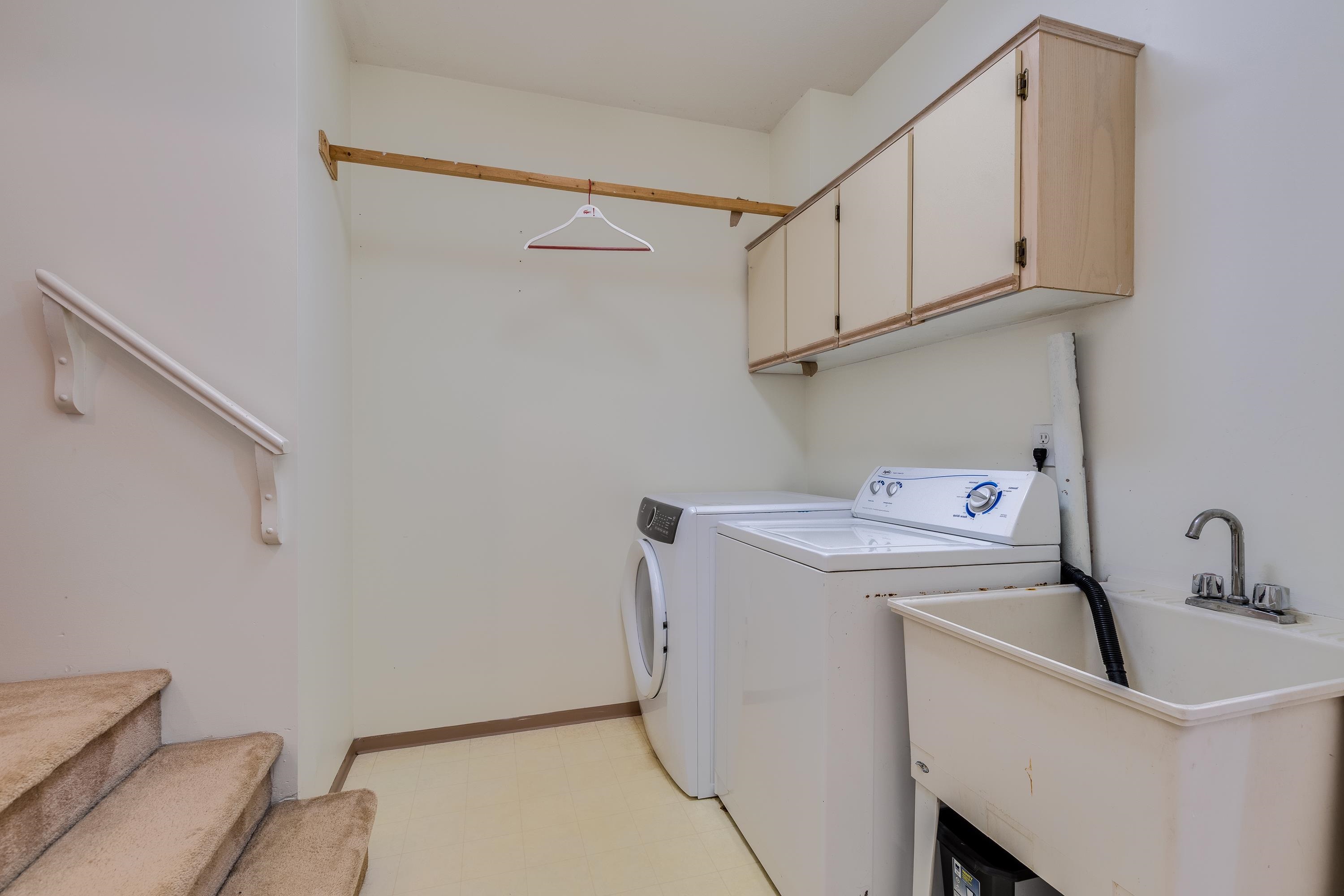 Listing image of 5433 LANARK STREET