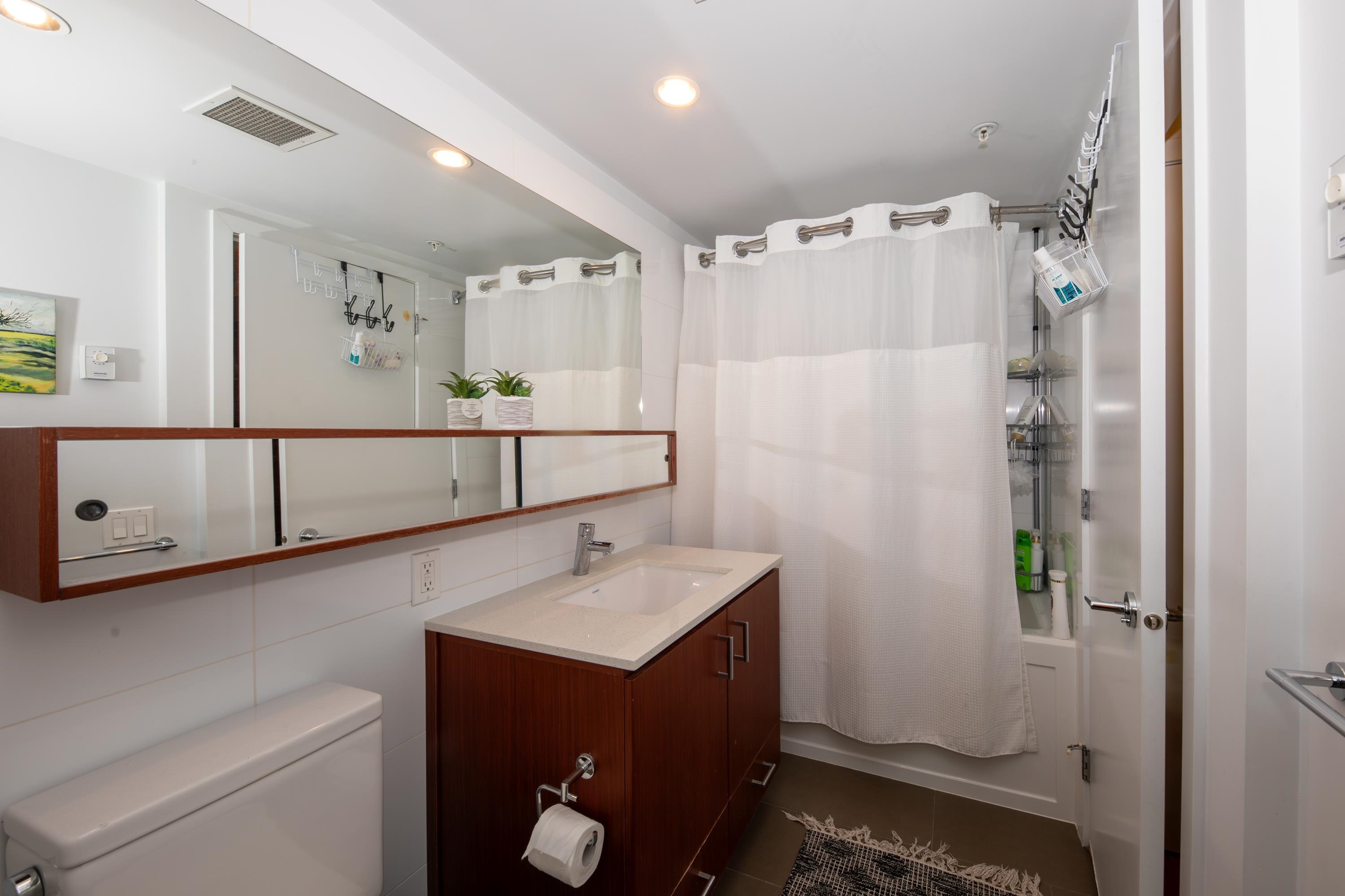 Listing image of 414 221 E 3RD STREET