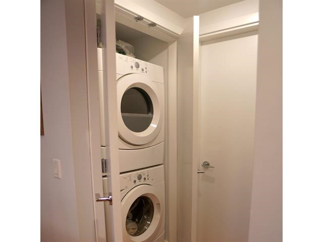 Listing image of 414 221 E 3RD STREET