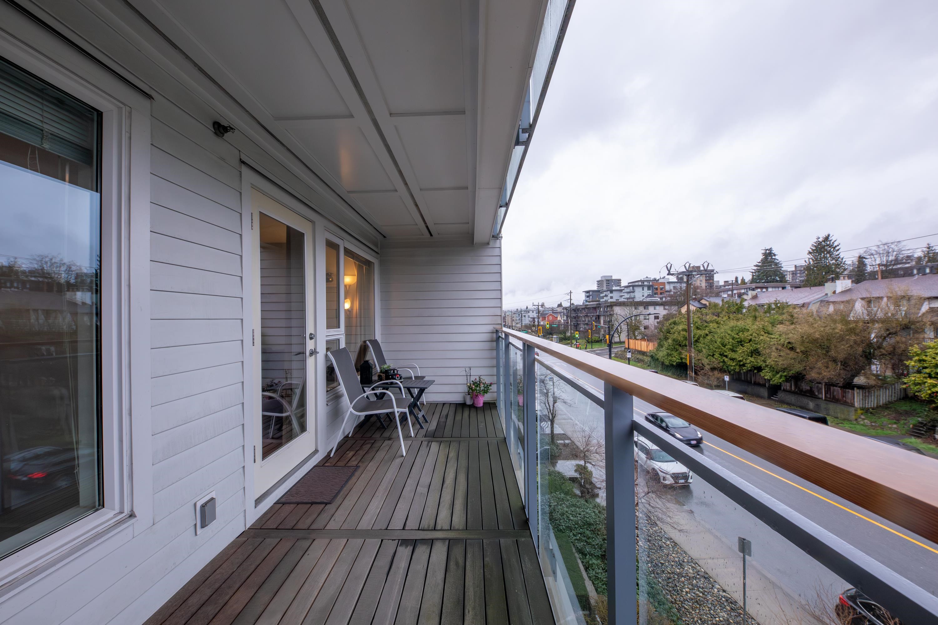 Listing image of 414 221 E 3RD STREET