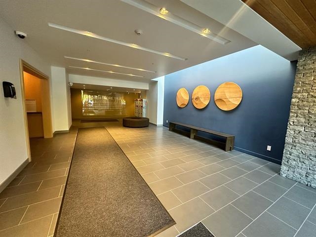 Listing image of 414 221 E 3RD STREET