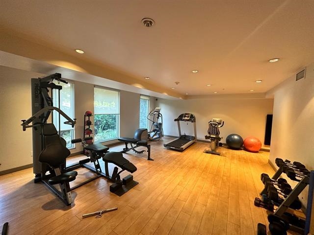 Listing image of 414 221 E 3RD STREET