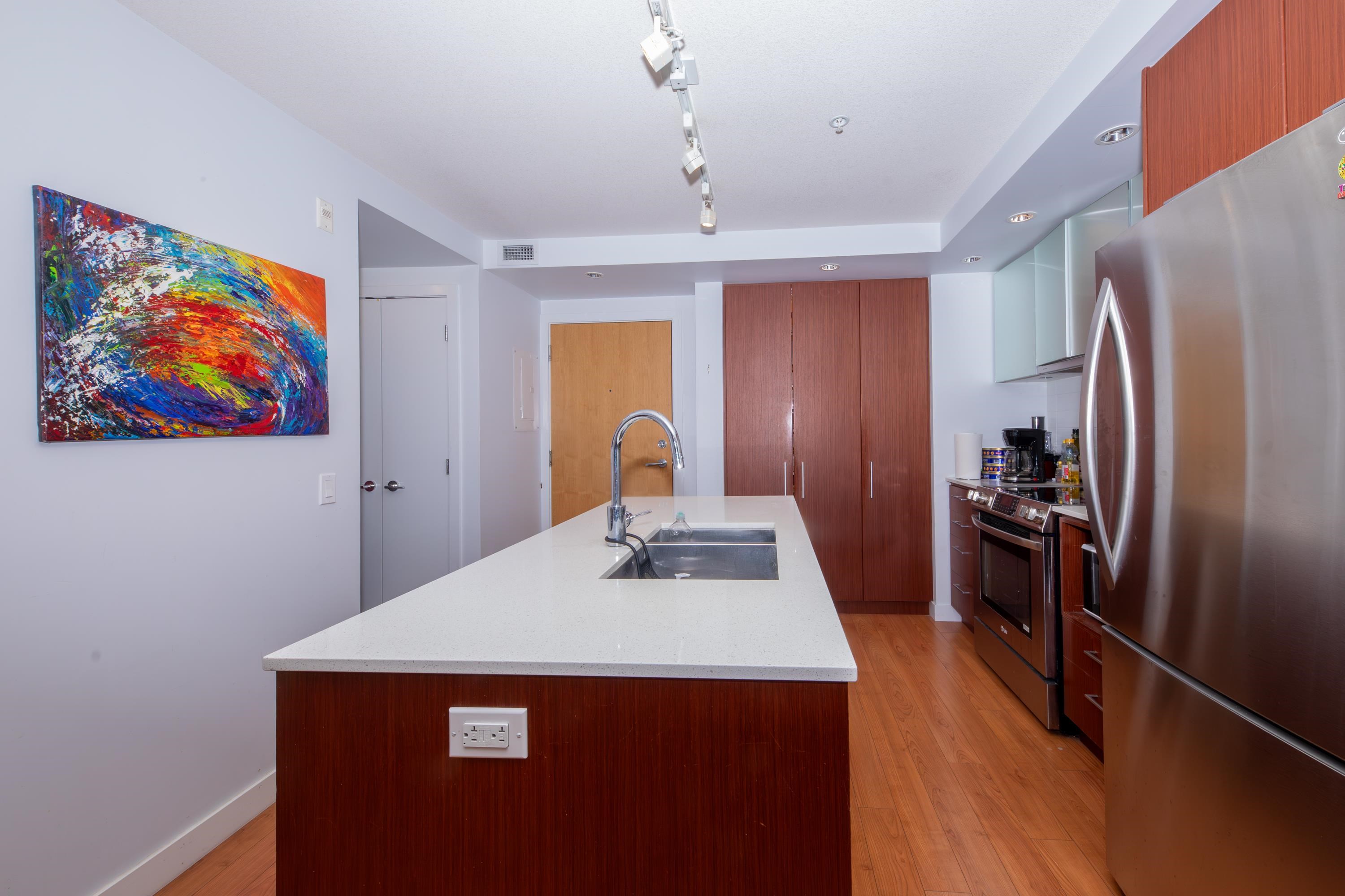 Listing image of 414 221 E 3RD STREET