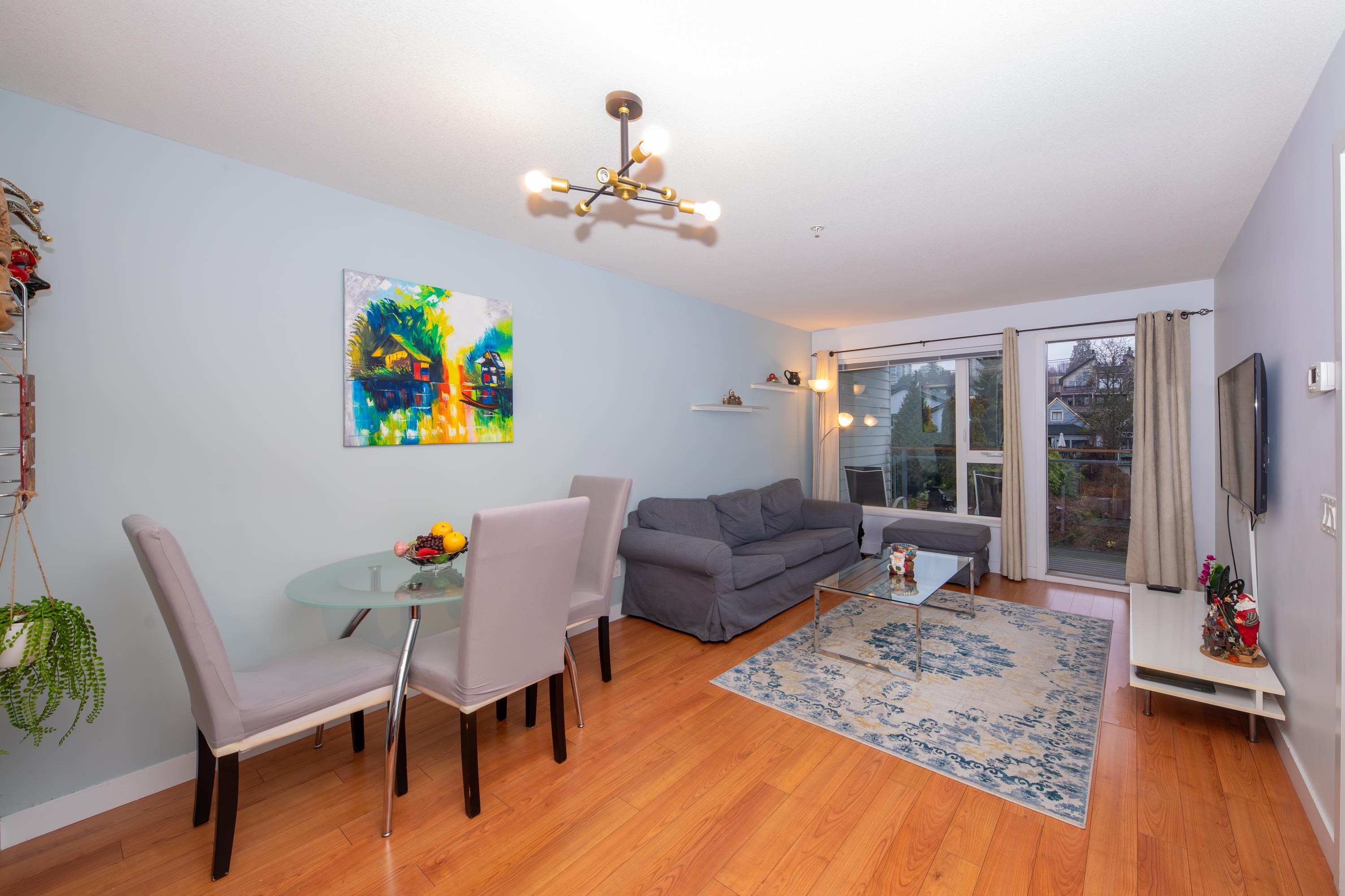 Listing image of 414 221 E 3RD STREET