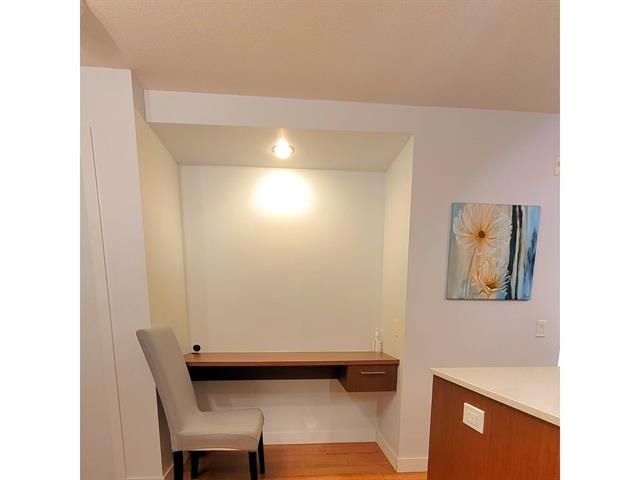 Listing image of 414 221 E 3RD STREET