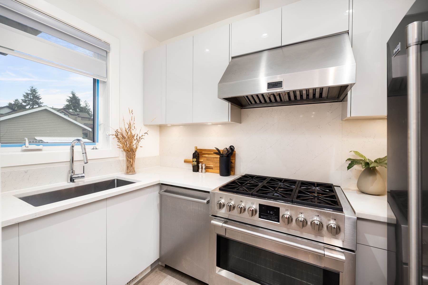 Listing image of 712 E KEITH ROAD
