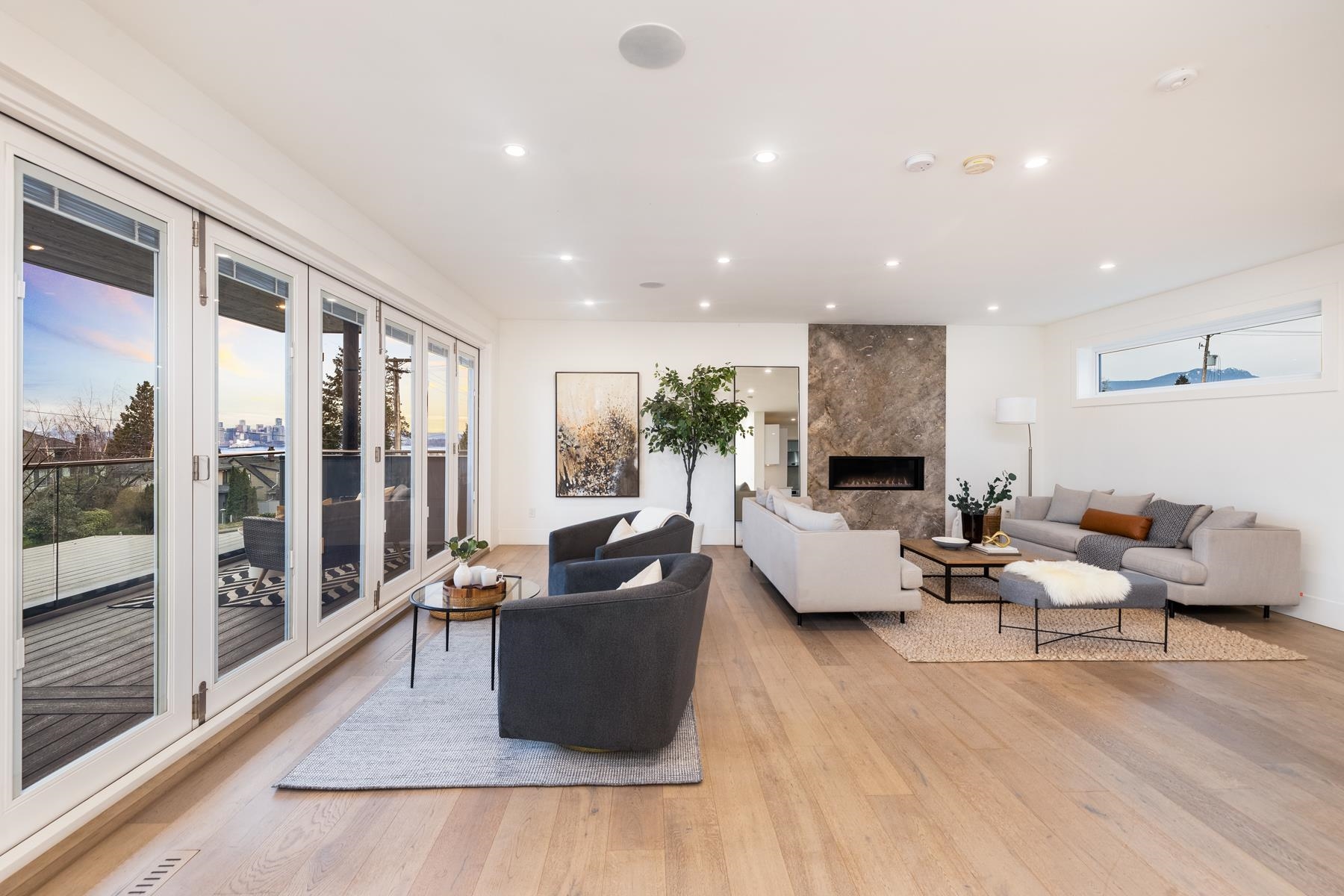 Listing image of 712 E KEITH ROAD