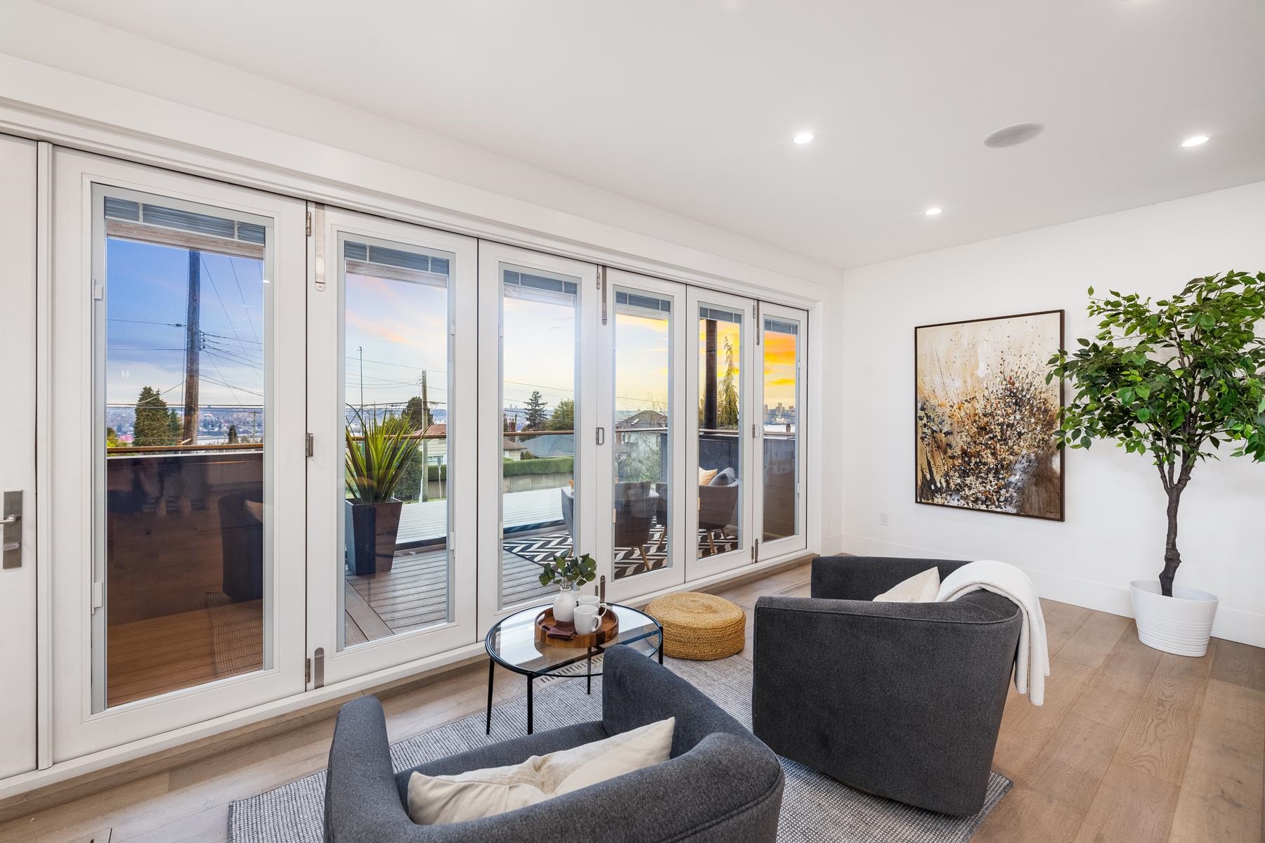 Listing image of 712 E KEITH ROAD