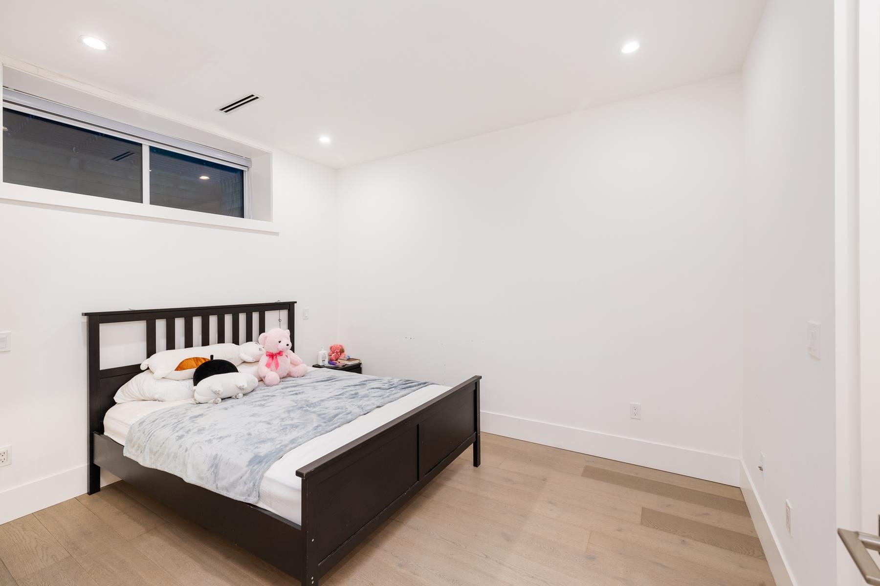 Listing image of 712 E KEITH ROAD
