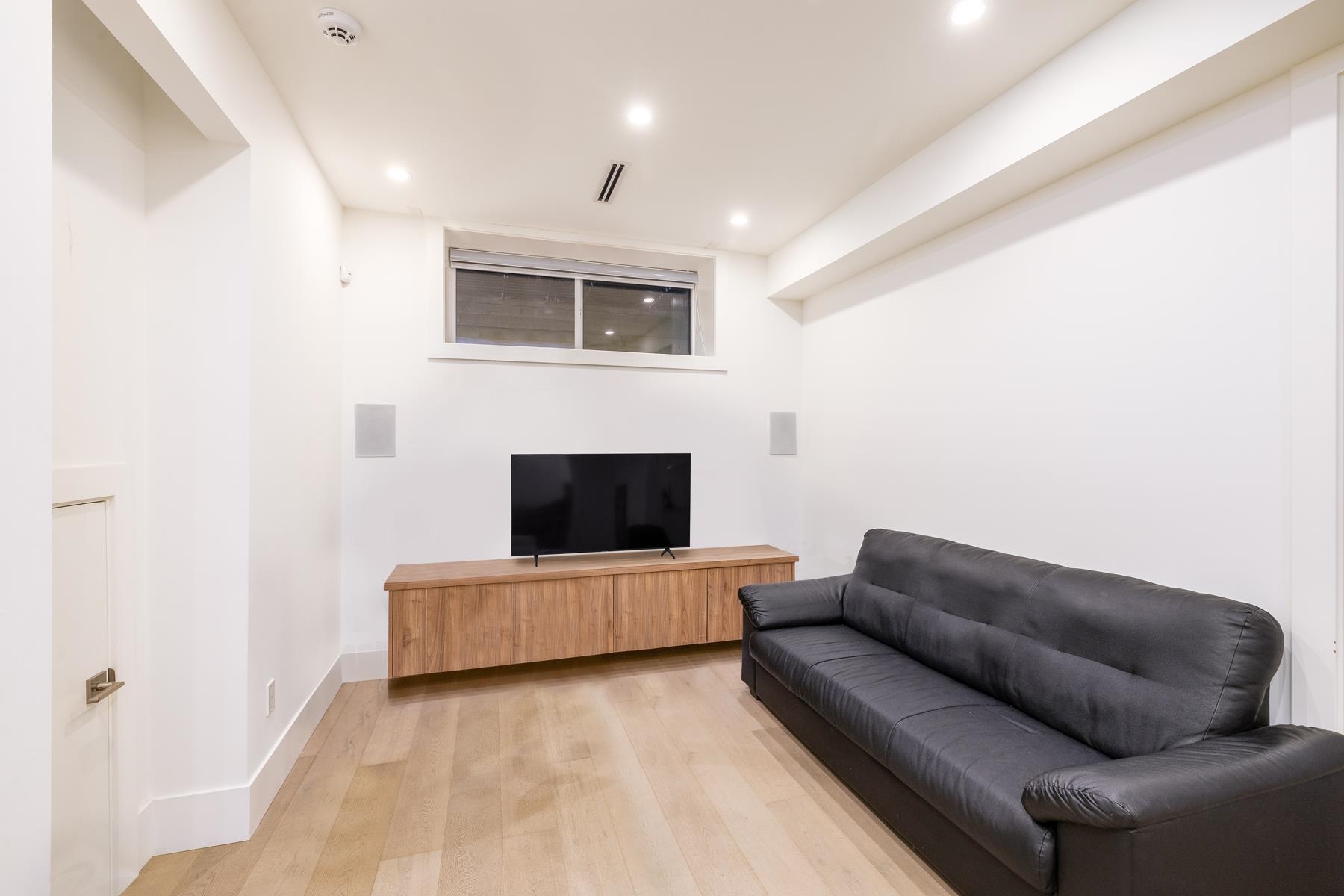 Listing image of 712 E KEITH ROAD