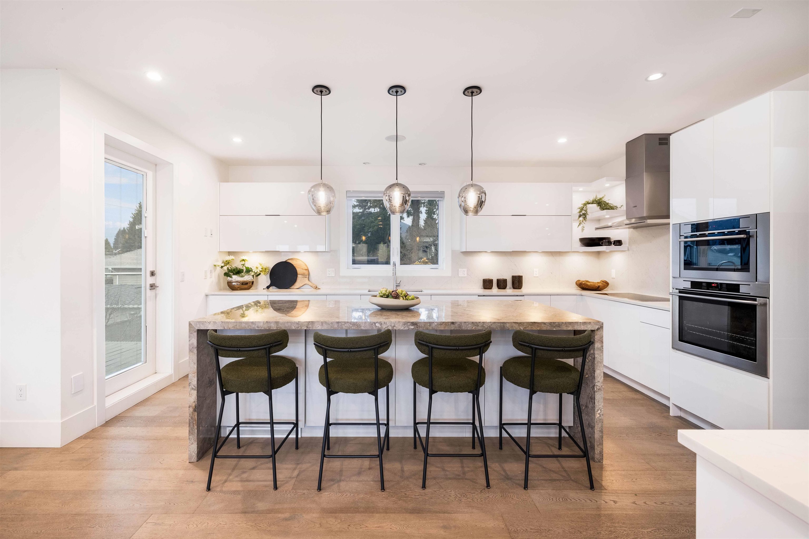 Listing image of 712 E KEITH ROAD