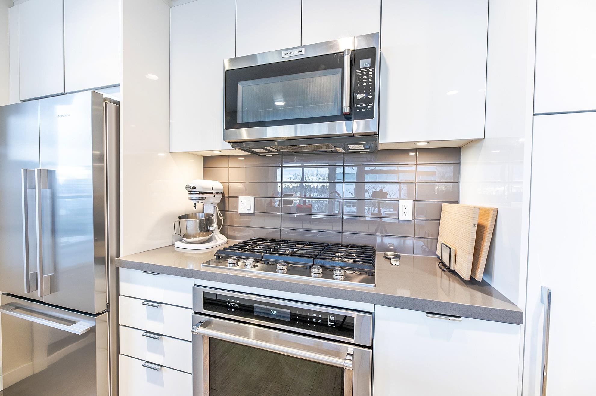 Listing image of 107 277 W 1ST STREET