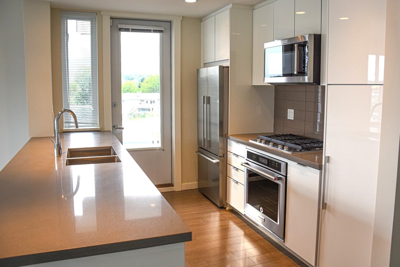 Listing image of 107 277 W 1ST STREET